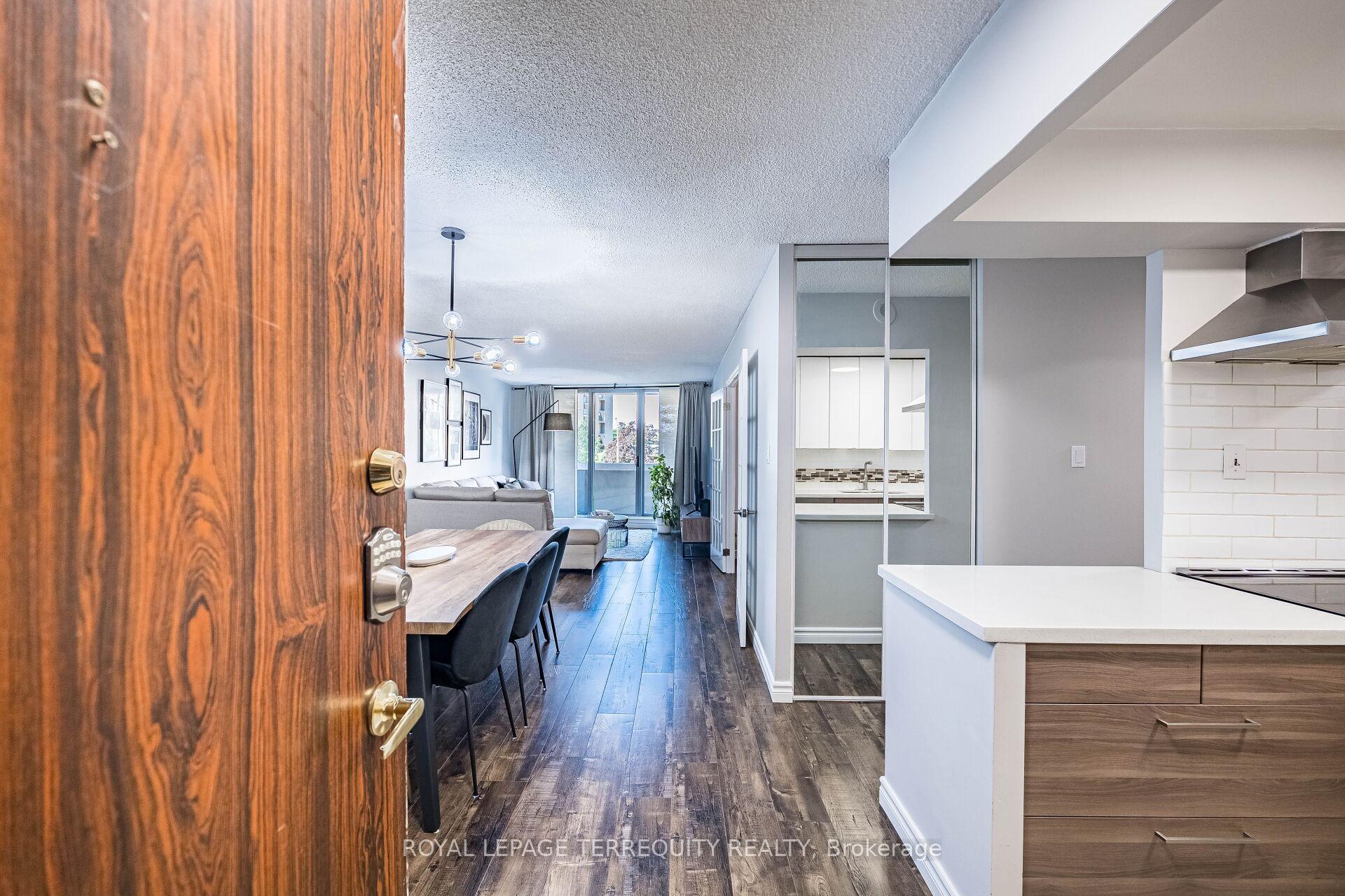 Photo 5 of Unit 210, 299 Mill Road, Etobicoke, Markland Wood — HOMEH