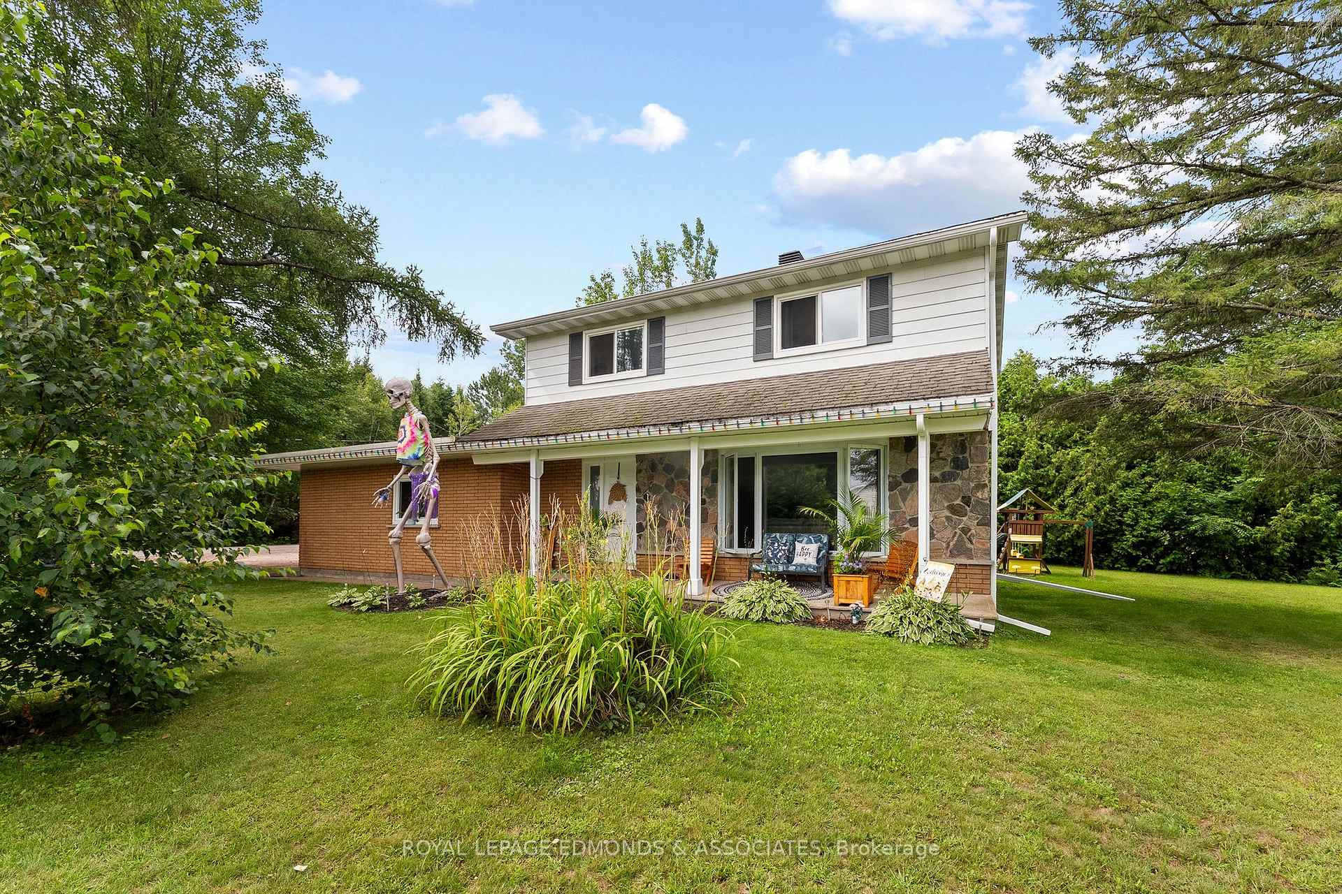 Photo 1 of 6 Brian Street, Laurentian Valley, Laurentian Valley — HOMEH