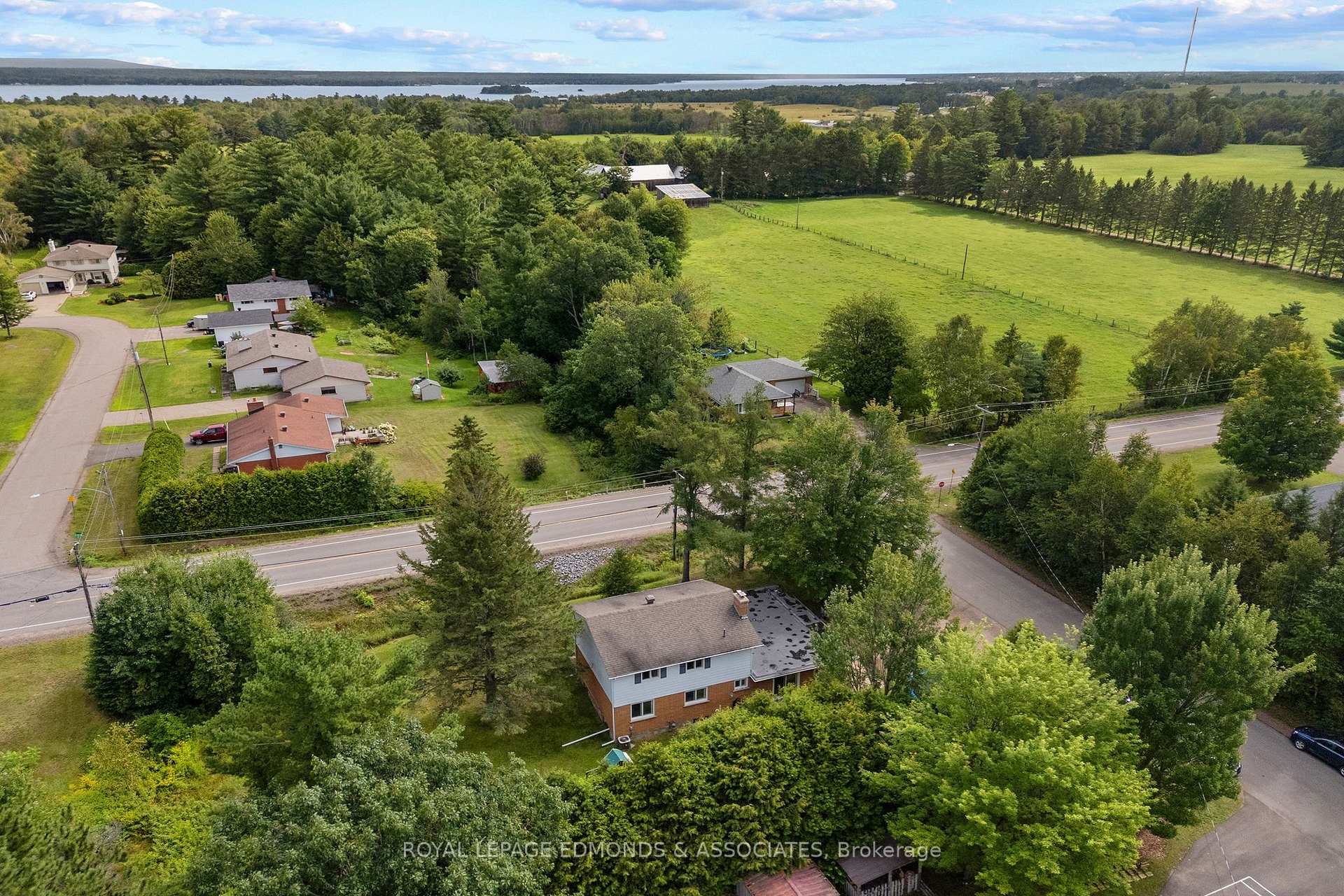 Photo 5 of 6 Brian Street, Laurentian Valley, Laurentian Valley — HOMEH
