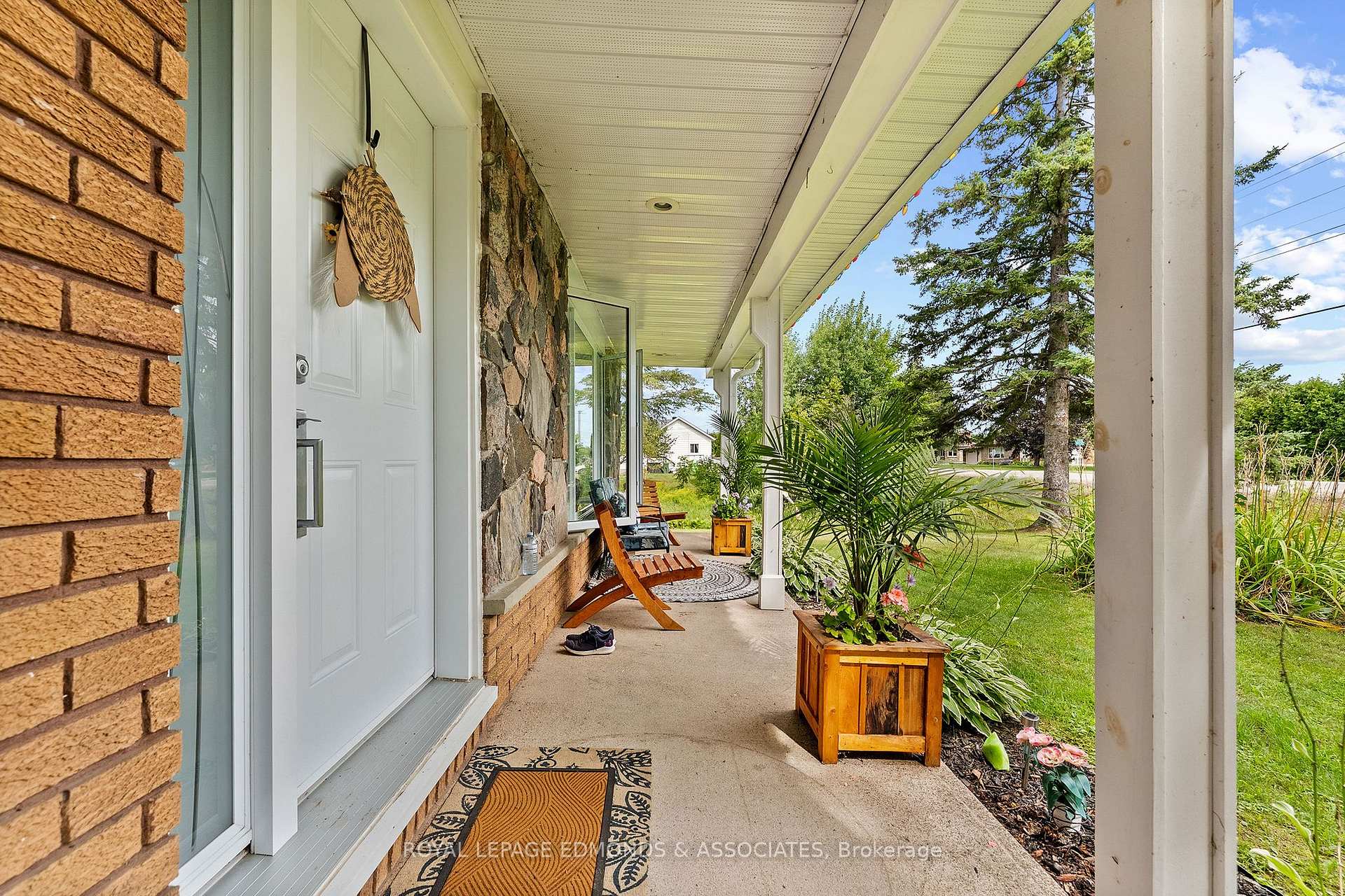 Photo 8 of 6 Brian Street, Laurentian Valley, Laurentian Valley — HOMEH
