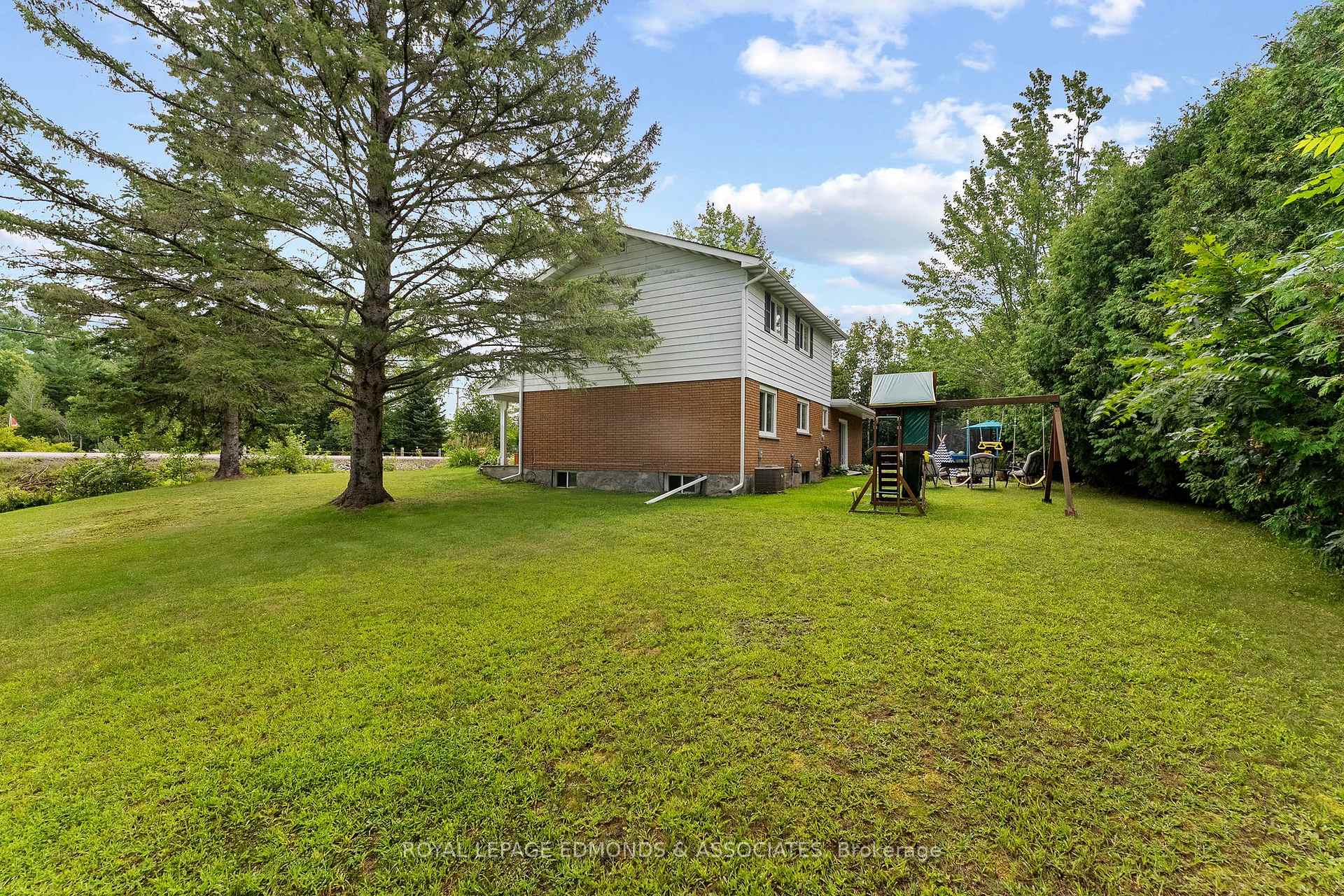 Photo 32 of 6 Brian Street, Laurentian Valley, Laurentian Valley — HOMEH