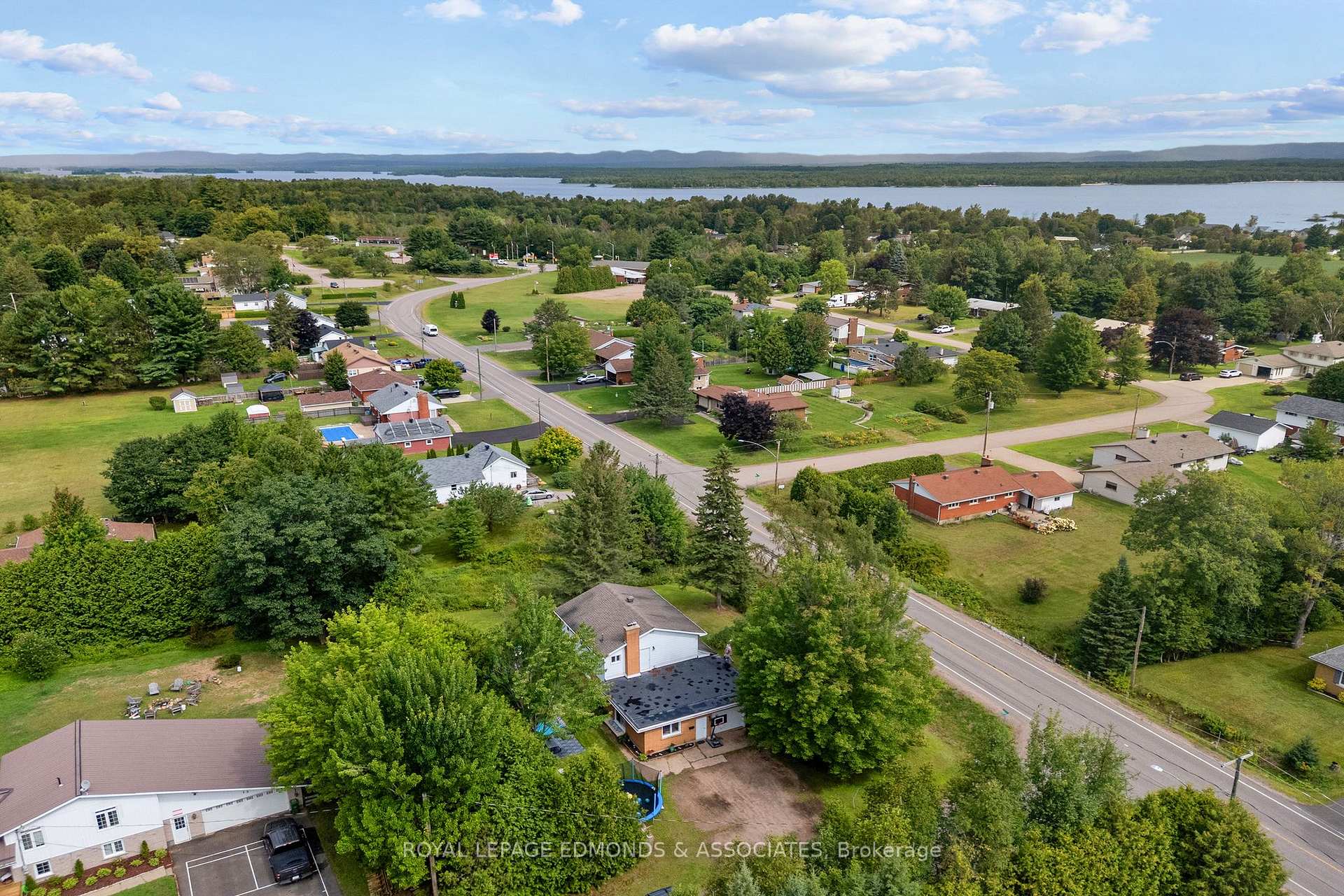 Photo 37 of 6 Brian Street, Laurentian Valley, Laurentian Valley — HOMEH