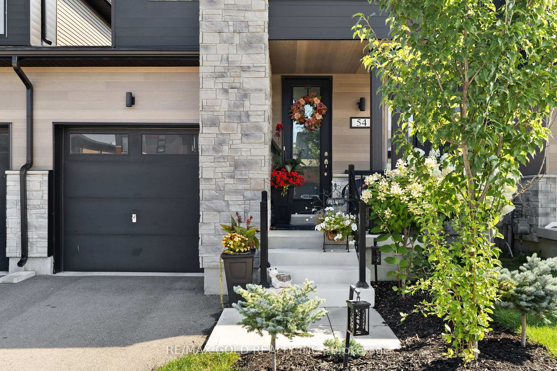 Photo 4 of 54 Eberhardt Drive, Wasaga Beach — HOMEH