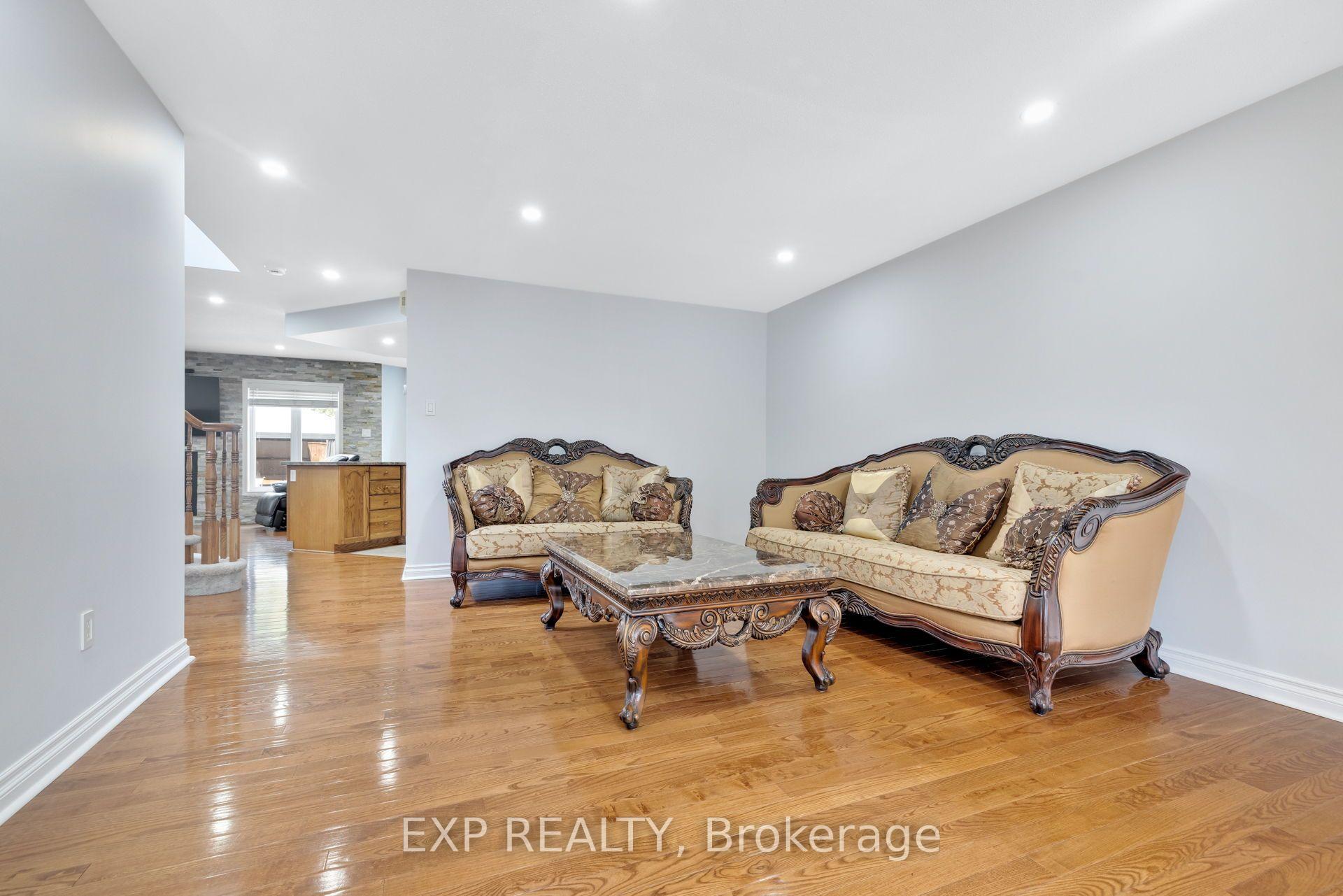 Photo 6 of 114 Ashmore Drive, Ottawa, Barrhaven - Strandherd — HOMEH
