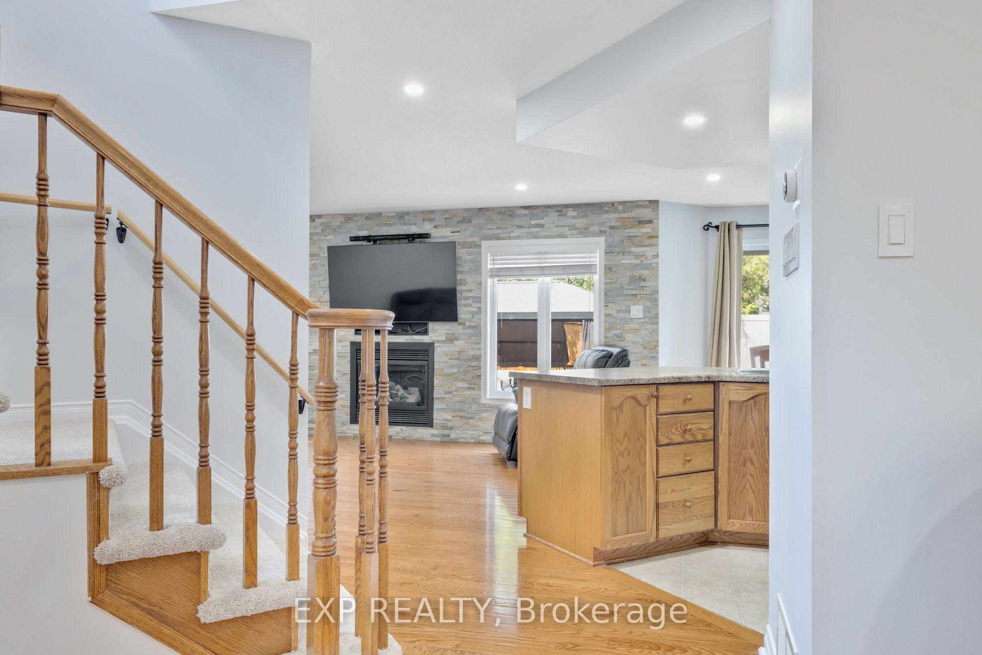 Photo 10 of 114 Ashmore Drive, Ottawa, Barrhaven - Strandherd — HOMEH