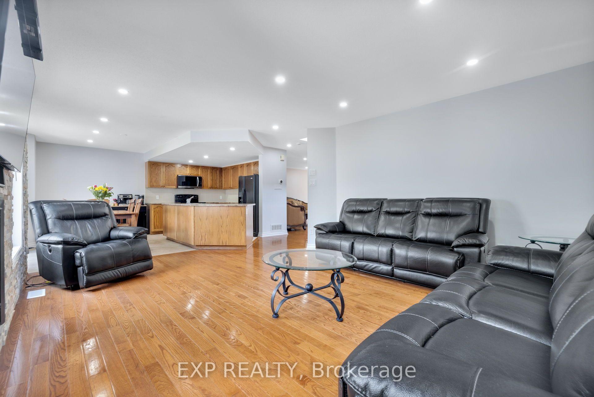 Photo 11 of 114 Ashmore Drive, Ottawa, Barrhaven - Strandherd — HOMEH