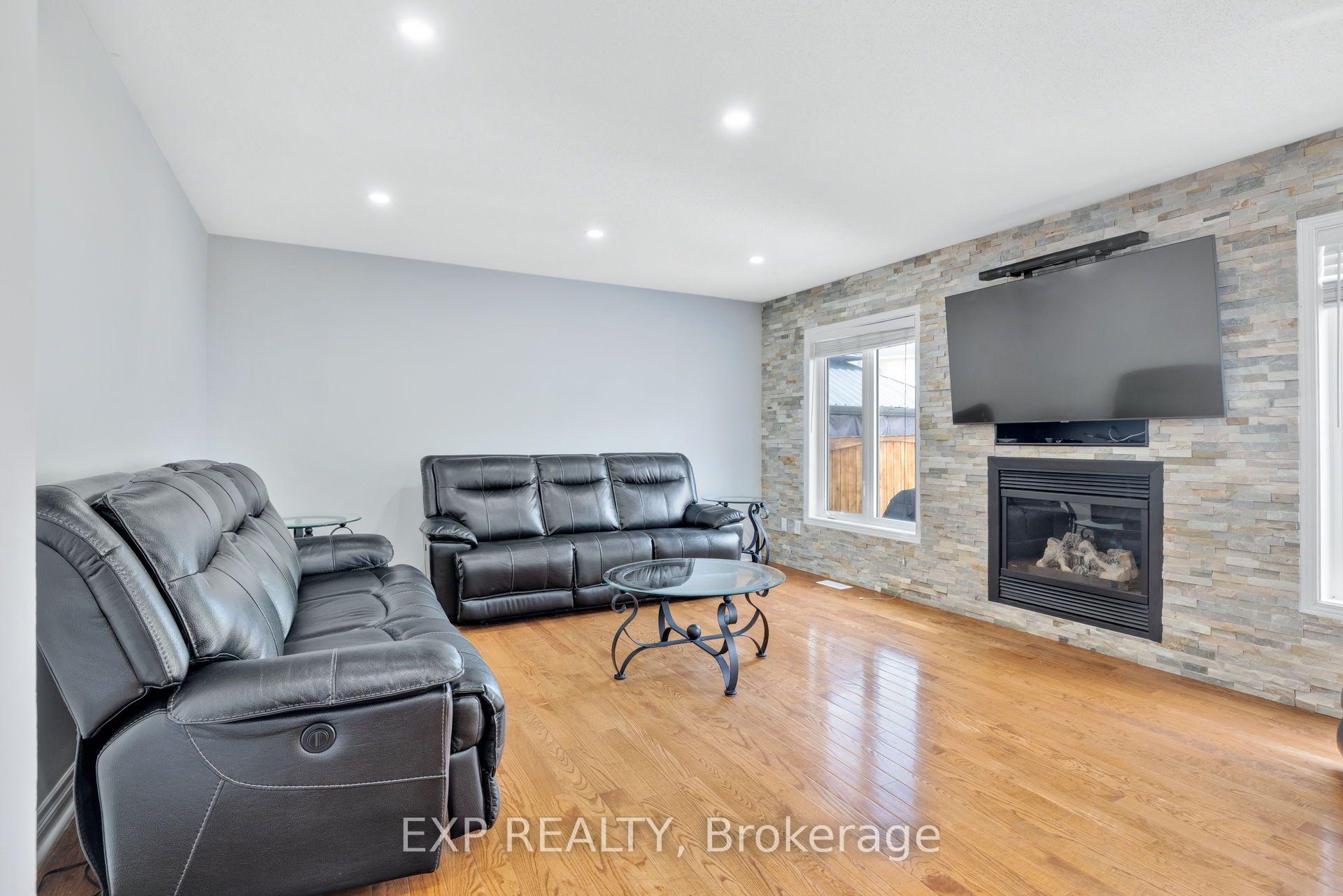 Photo 13 of 114 Ashmore Drive, Ottawa, Barrhaven - Strandherd — HOMEH