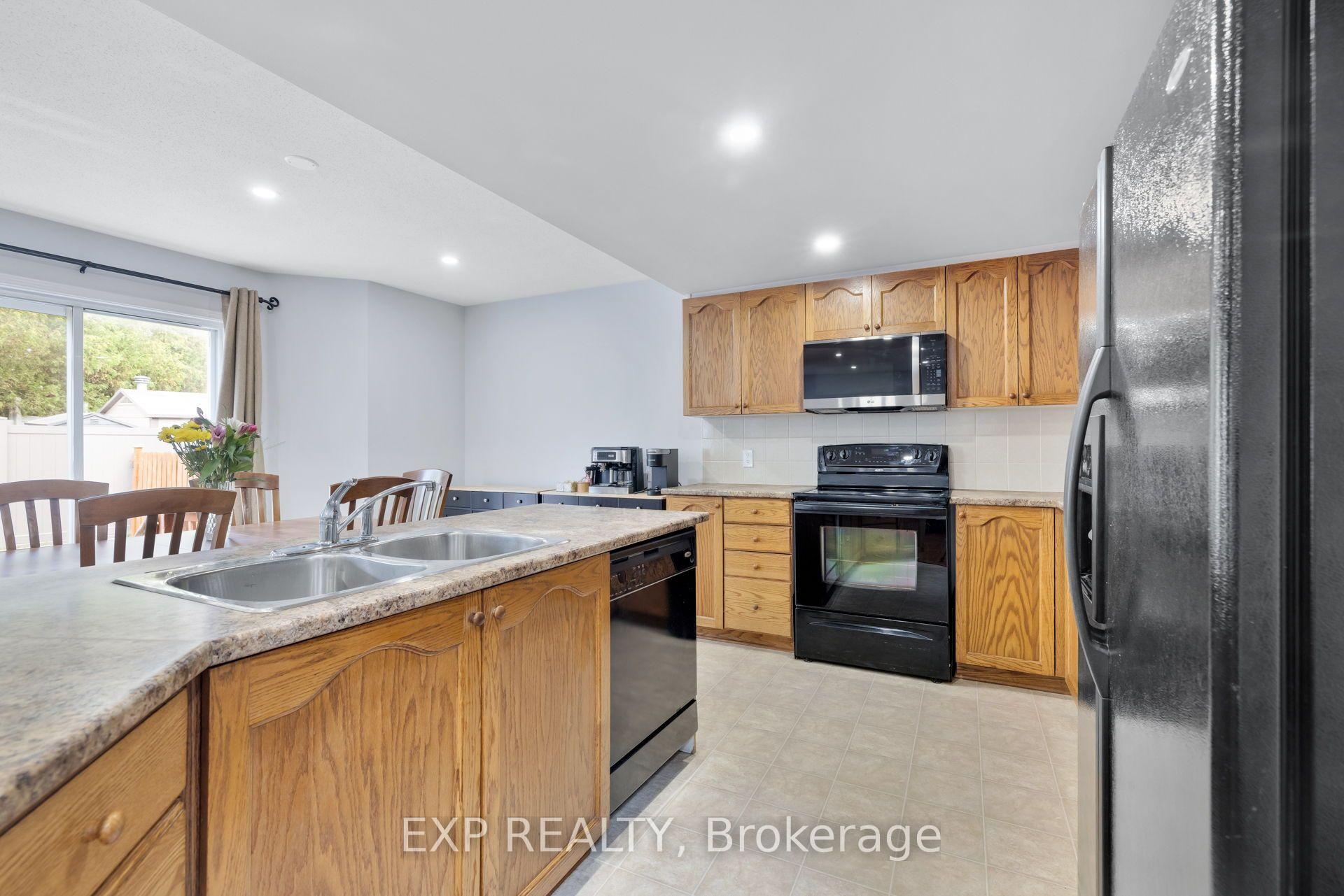 Photo 21 of 114 Ashmore Drive, Ottawa, Barrhaven - Strandherd — HOMEH