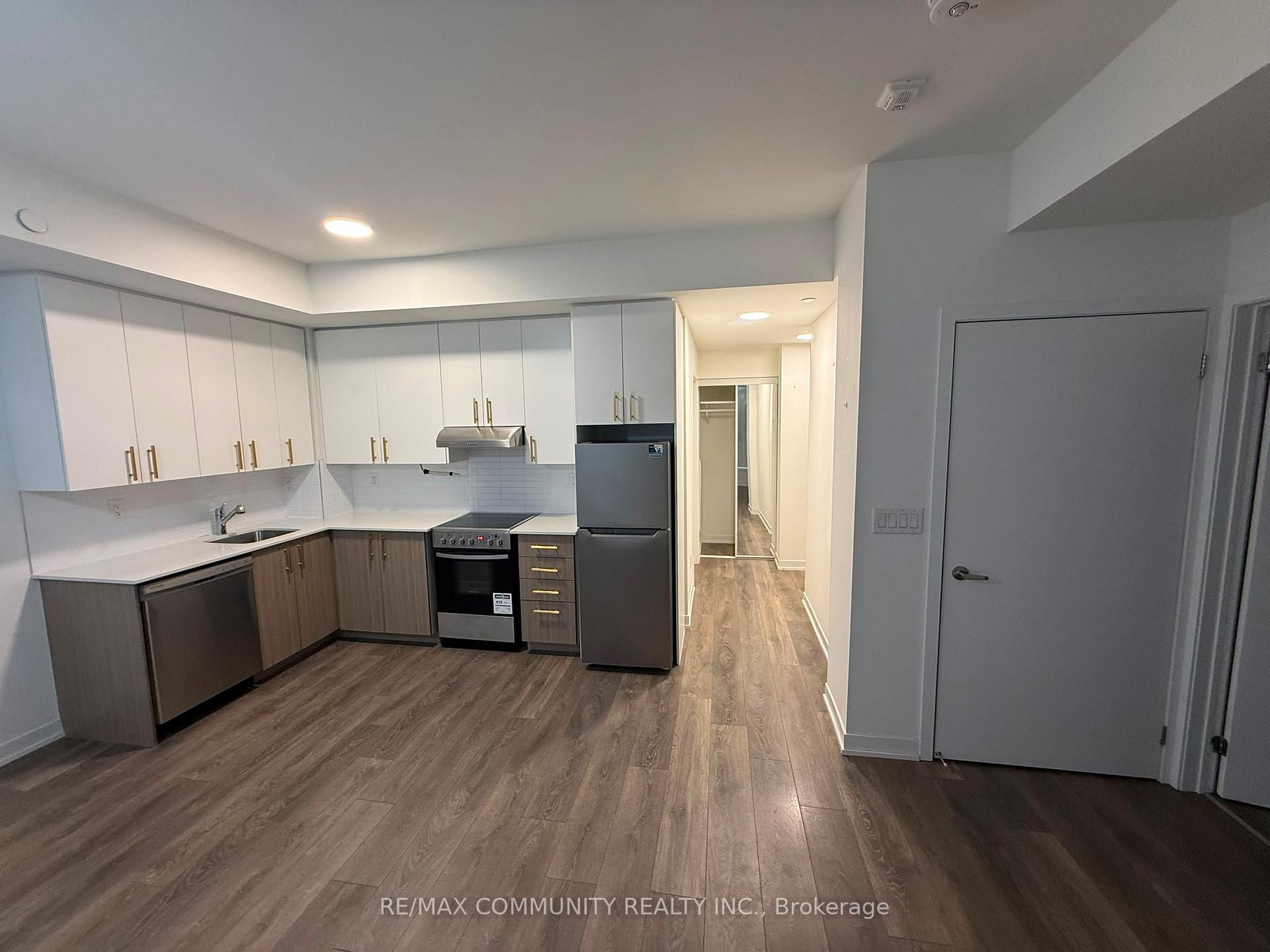 Photo 4 of Unit 109, 130 Canon Jackson Drive, North York, Beechborough-Greenbrook — HOMEH