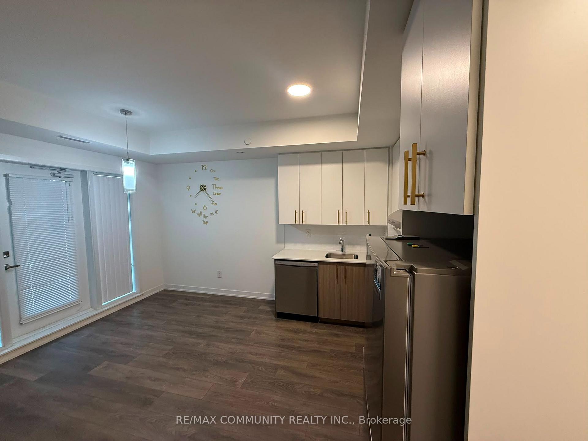 Photo 5 of Unit 109, 130 Canon Jackson Drive, North York, Beechborough-Greenbrook — HOMEH