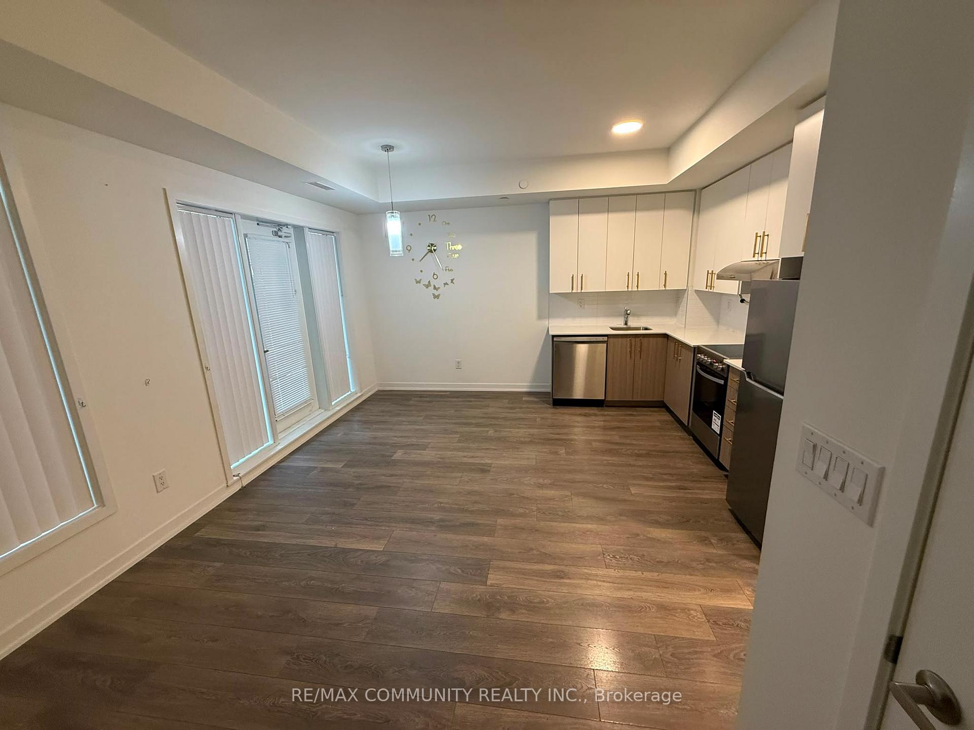 Photo 11 of Unit 109, 130 Canon Jackson Drive, North York, Beechborough-Greenbrook — HOMEH
