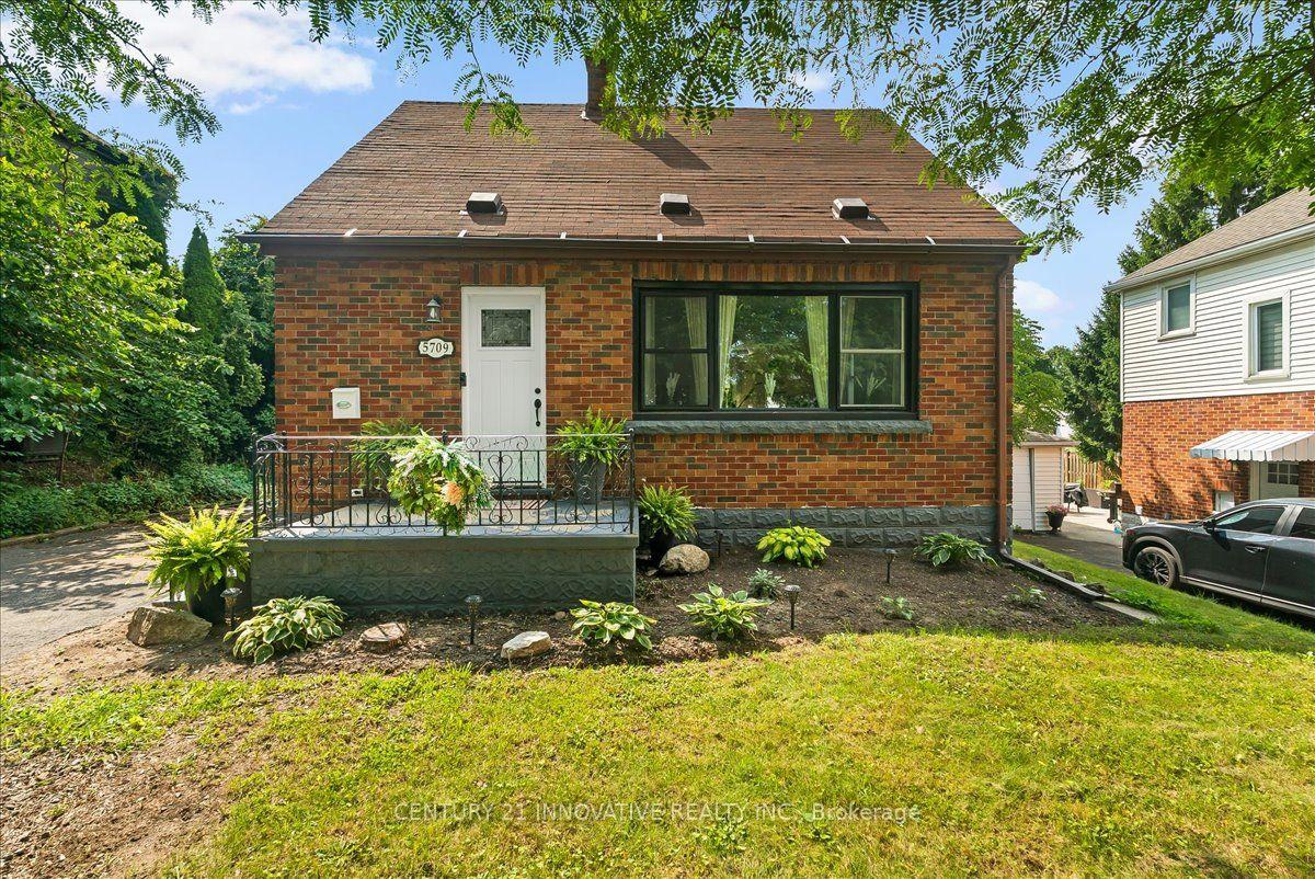 Photo 2 of 5709 Hanan Avenue, Niagara Falls, Hospital — HOMEH