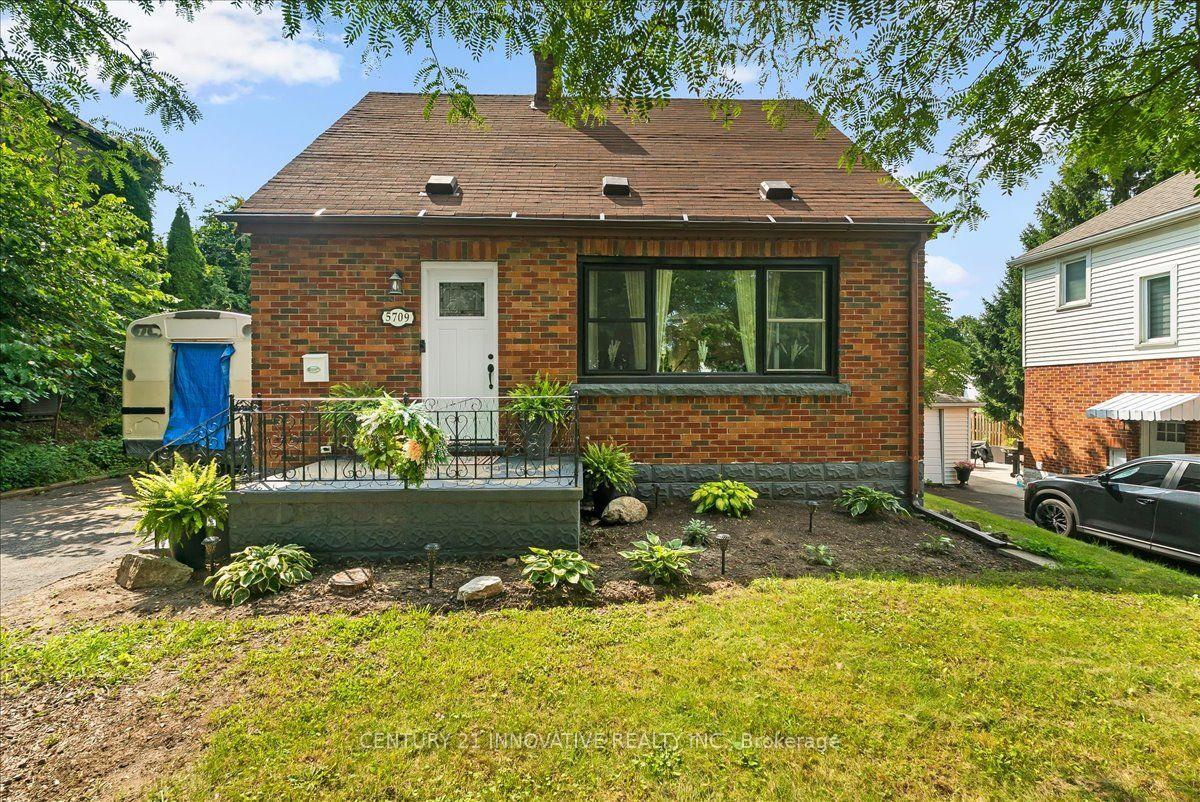 Photo 7 of 5709 Hanan Avenue, Niagara Falls, Hospital — HOMEH