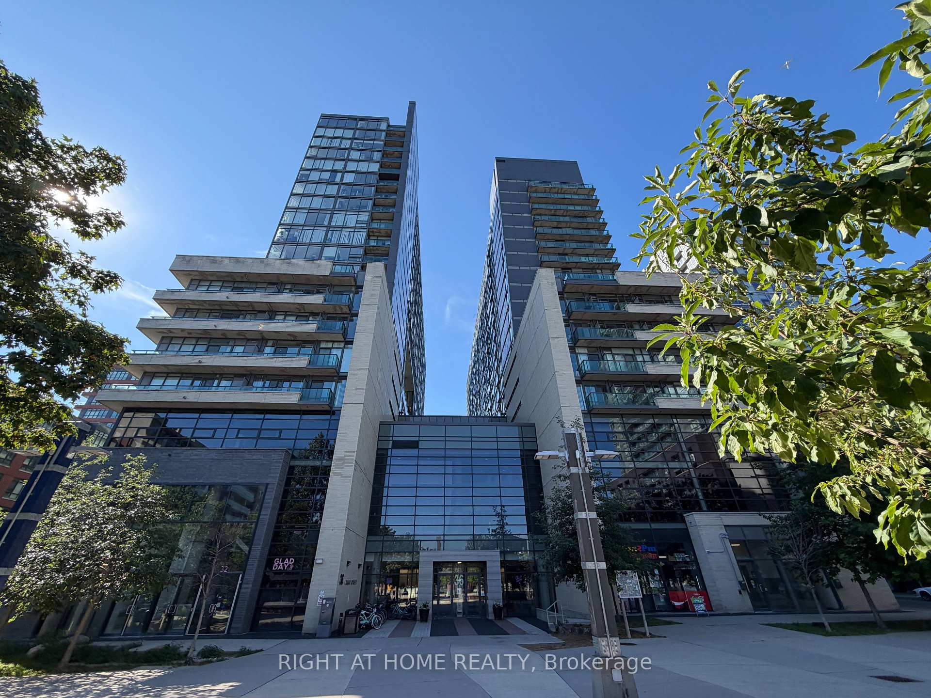 Photo 10 of Unit 827E, 36 Lisgar Street, Toronto, Little Portugal — HOMEH