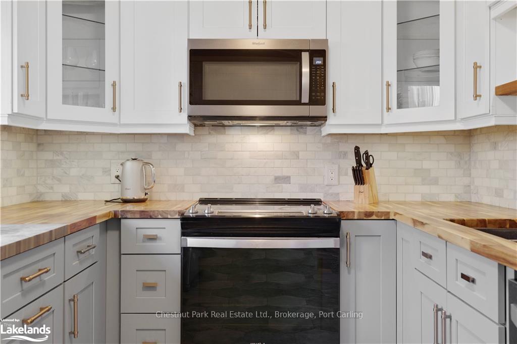 Photo 7 of Unit 7, 39 Southbank Drive, Bracebridge — HOMEH