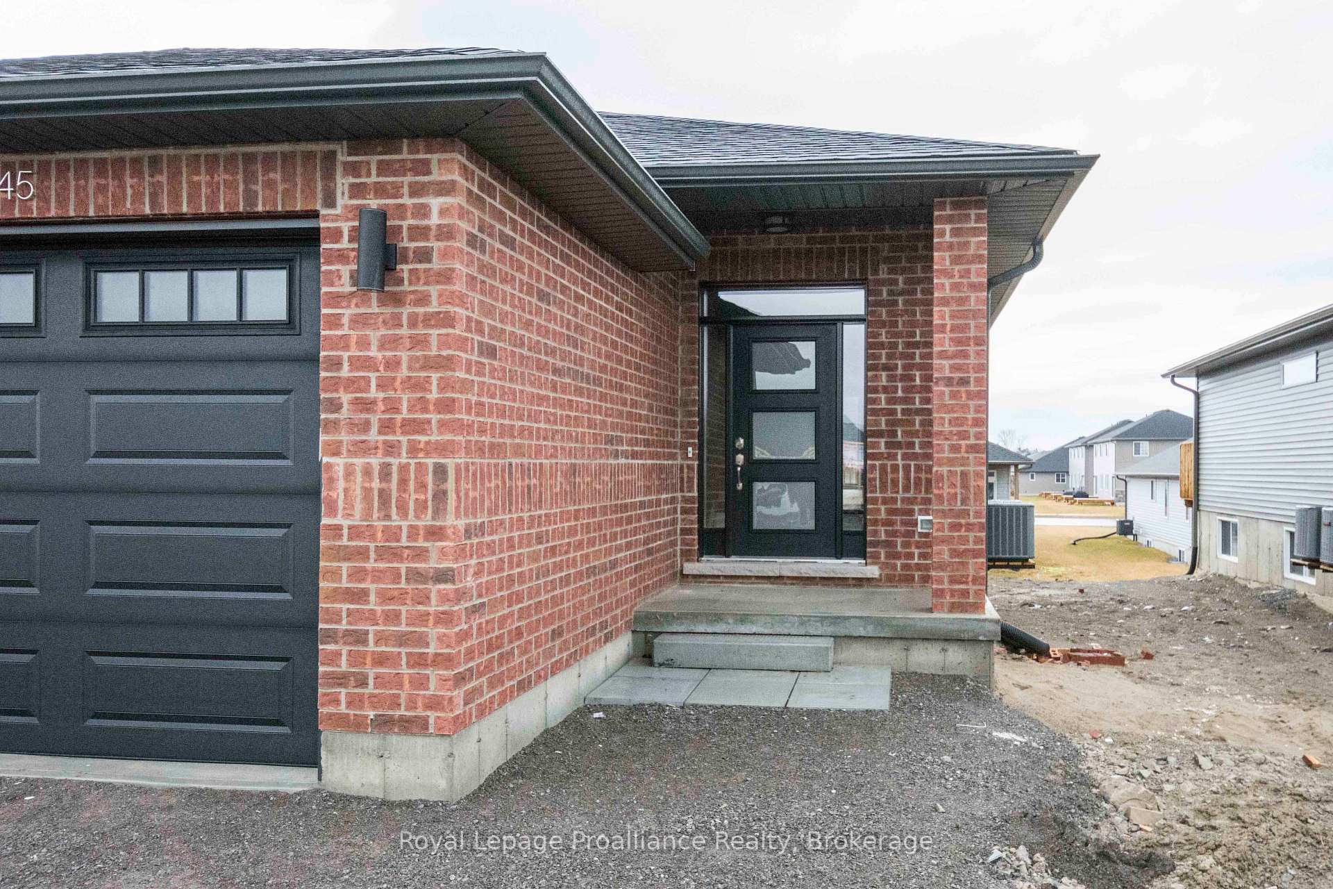 Photo 2 of 45 Dewal Place, Belleville, Belleville Ward — HOMEH