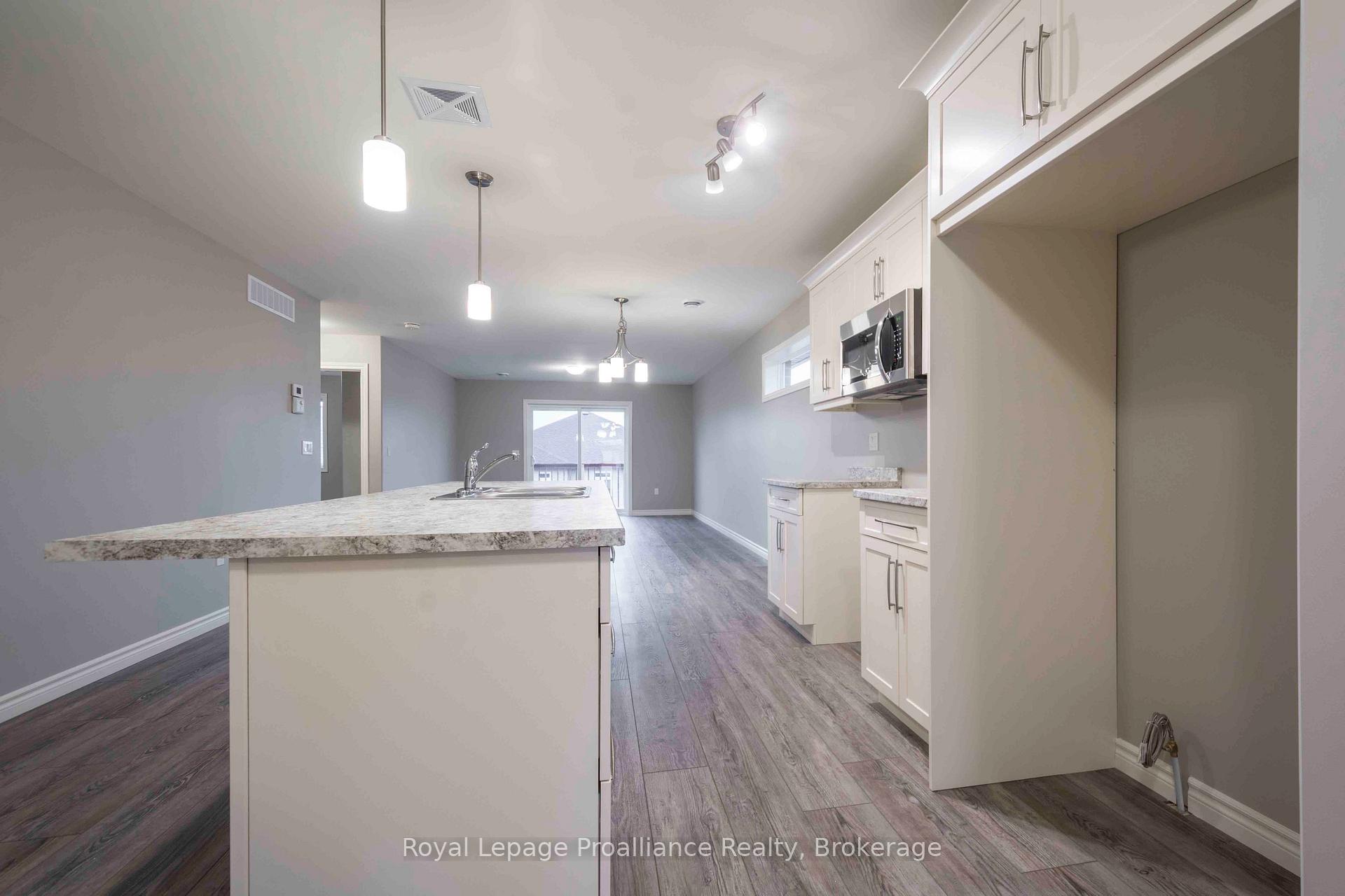 Photo 4 of 45 Dewal Place, Belleville, Belleville Ward — HOMEH