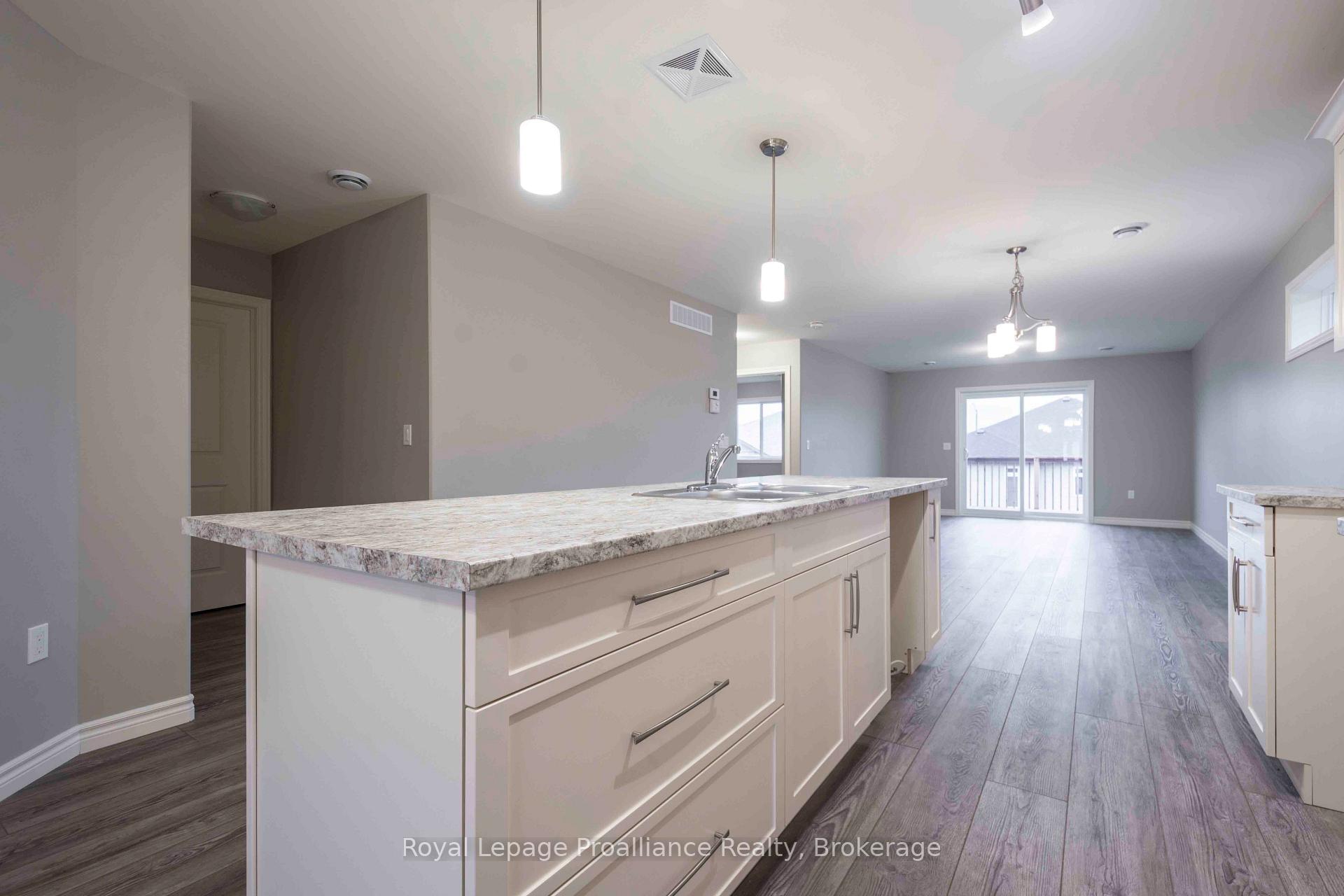 Photo 5 of 45 Dewal Place, Belleville, Belleville Ward — HOMEH