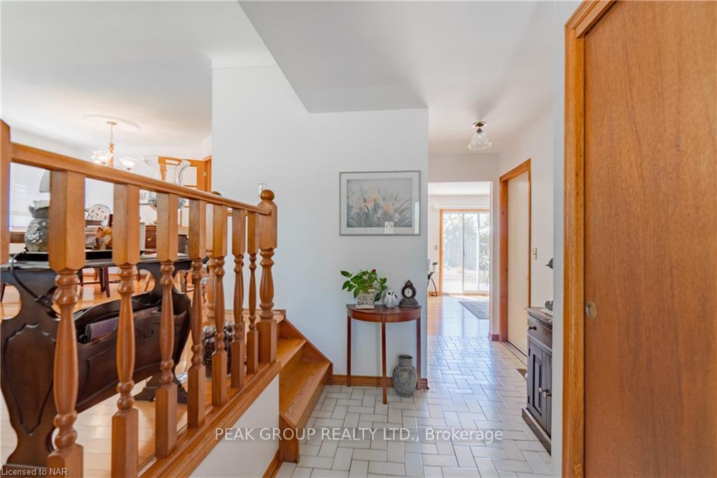 Photo 3 of 7180 Freeman Street, Niagara Falls, Morrison — HOMEH