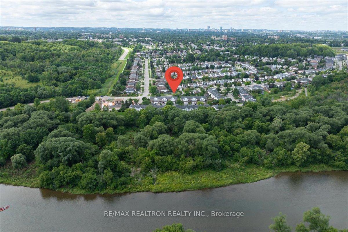 Photo 5 of 21 Brandy Crescent, Kitchener, Grand River North — HOMEH