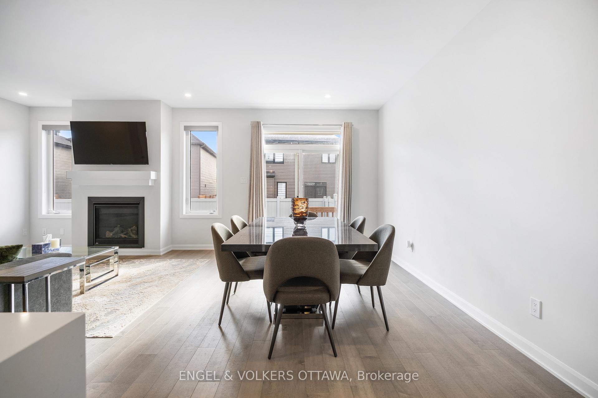 Photo 14 of 777 Coast Circle, Ottawa, Mahogany Community — HOMEH