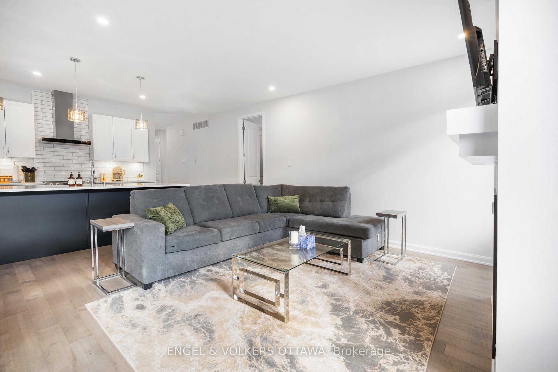 Photo 18 of 777 Coast Circle, Ottawa, Mahogany Community — HOMEH