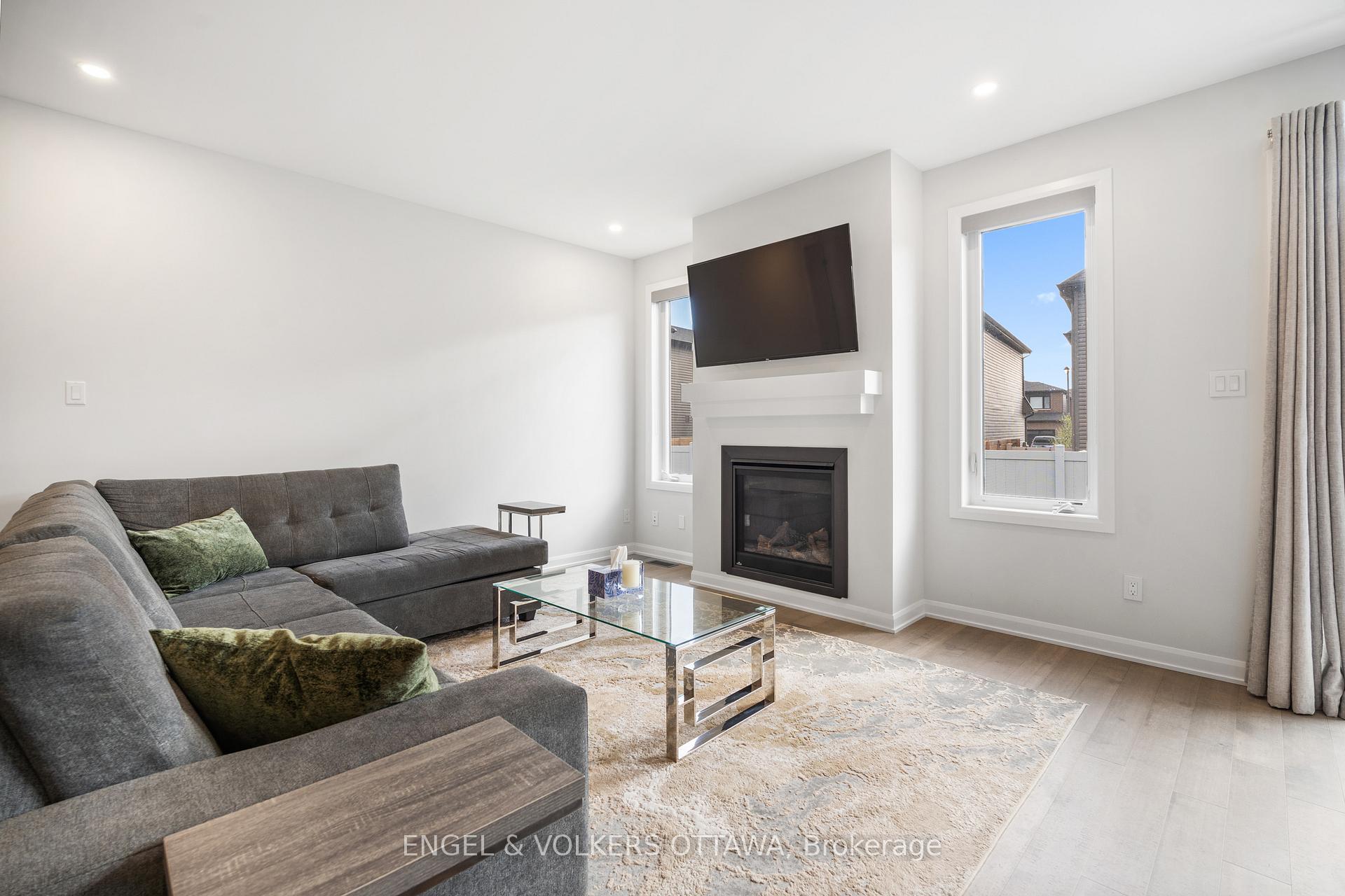 Photo 19 of 777 Coast Circle, Ottawa, Mahogany Community — HOMEH