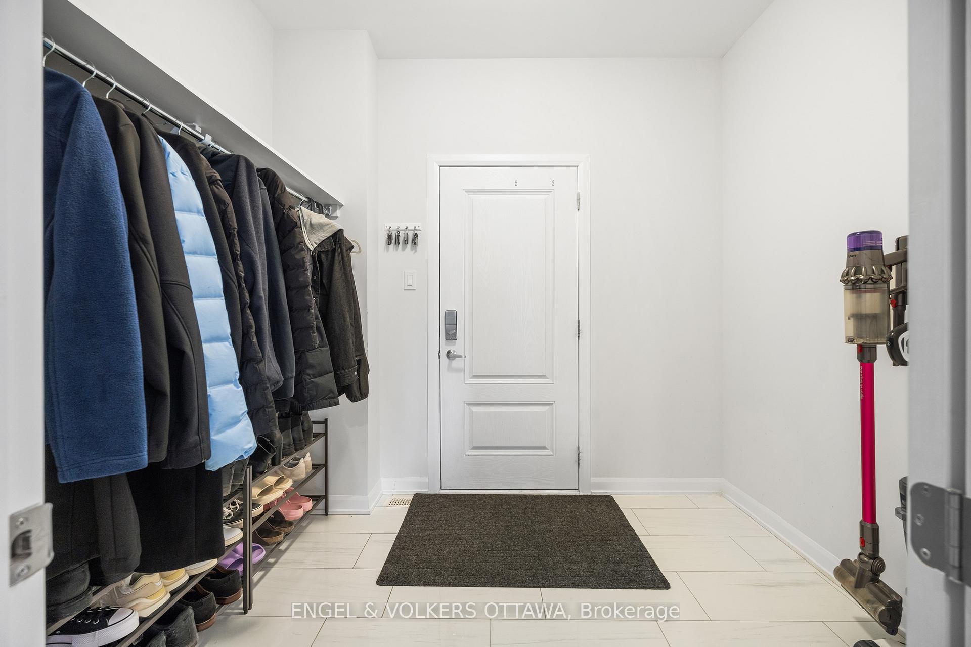 Photo 22 of 777 Coast Circle, Ottawa, Mahogany Community — HOMEH