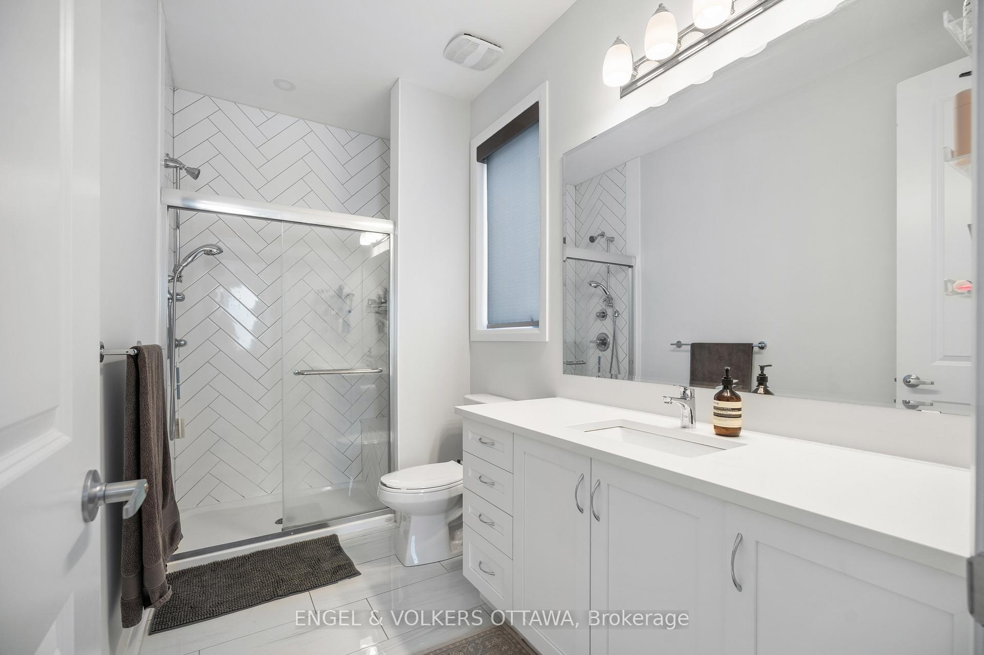 Photo 27 of 777 Coast Circle, Ottawa, Mahogany Community — HOMEH