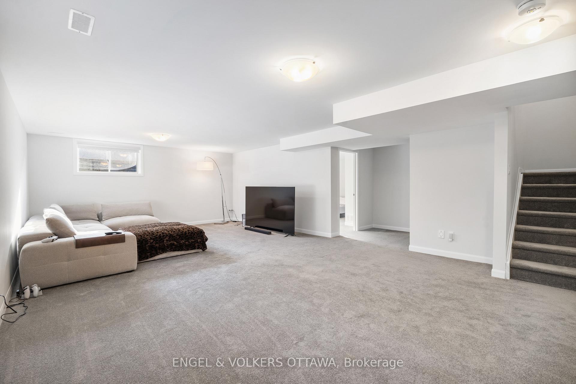 Photo 31 of 777 Coast Circle, Ottawa, Mahogany Community — HOMEH