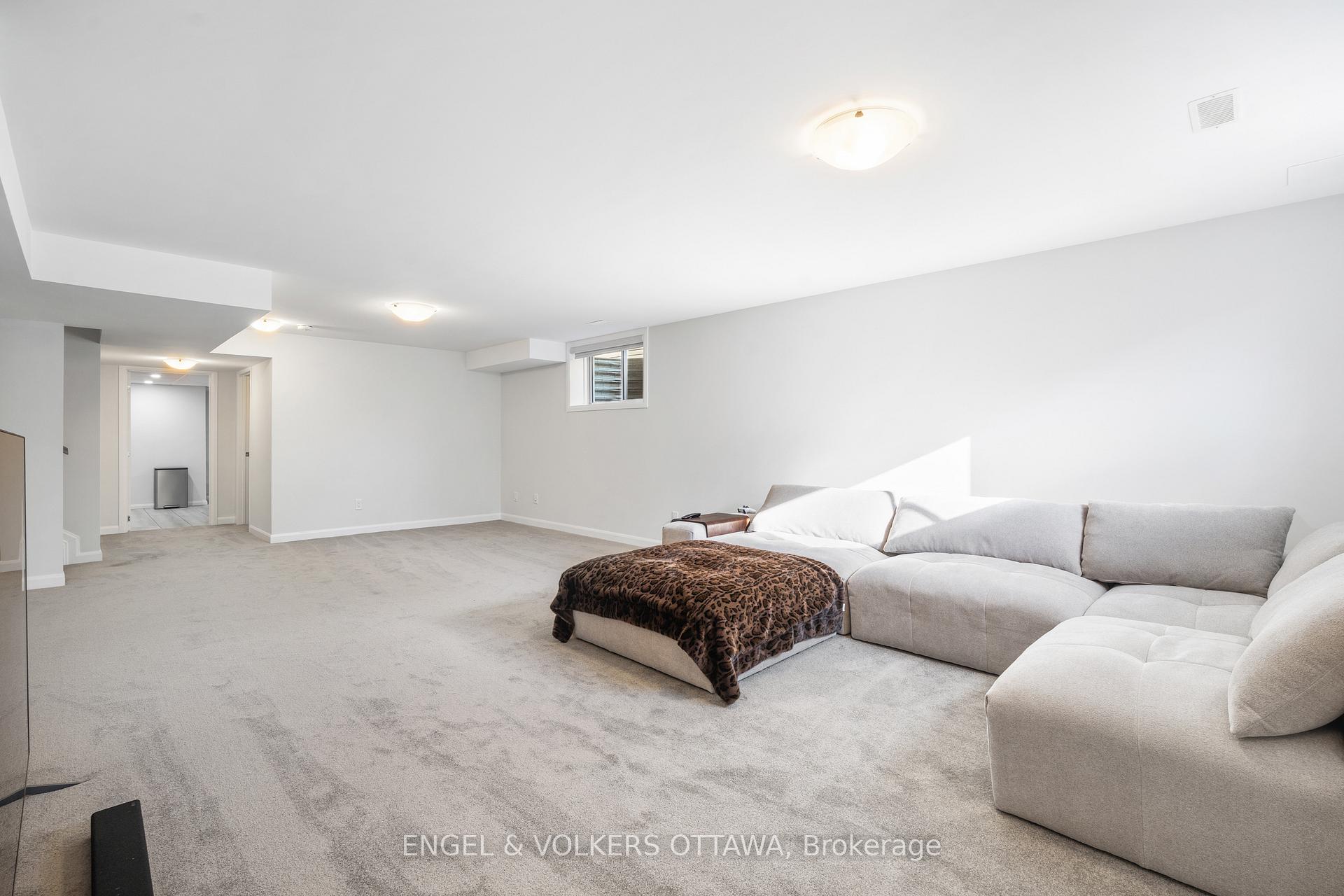 Photo 32 of 777 Coast Circle, Ottawa, Mahogany Community — HOMEH