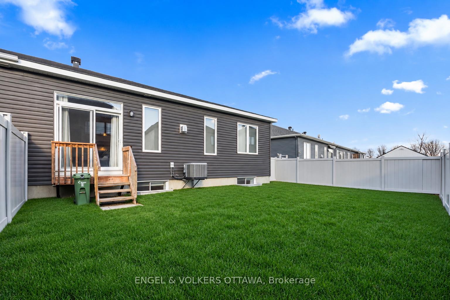 Photo 35 of 777 Coast Circle, Ottawa, Mahogany Community — HOMEH