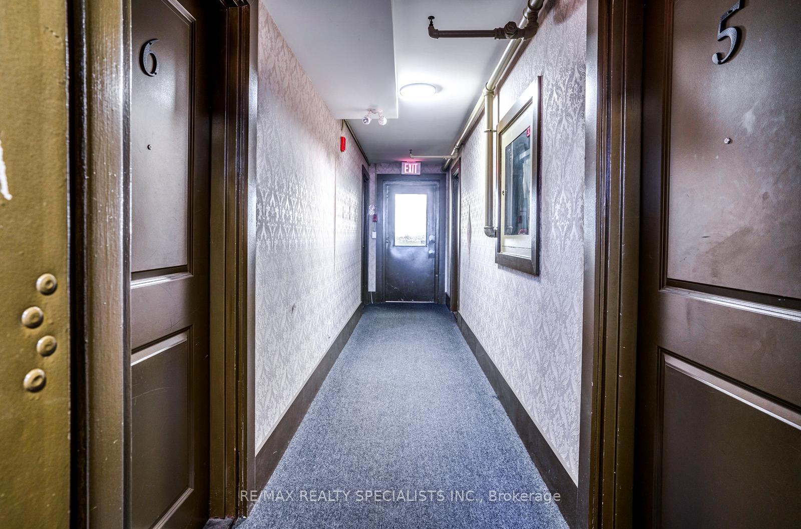 Photo 16 of 6 Brant Avenue, Mississauga, Port Credit — HOMEH