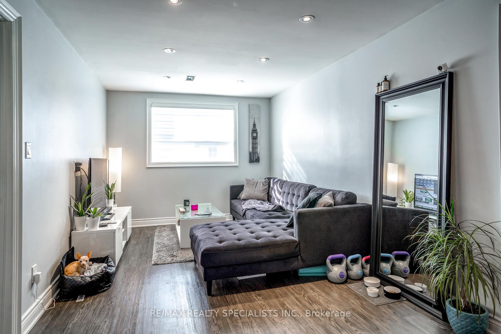 Photo 18 of 6 Brant Avenue, Mississauga, Port Credit — HOMEH