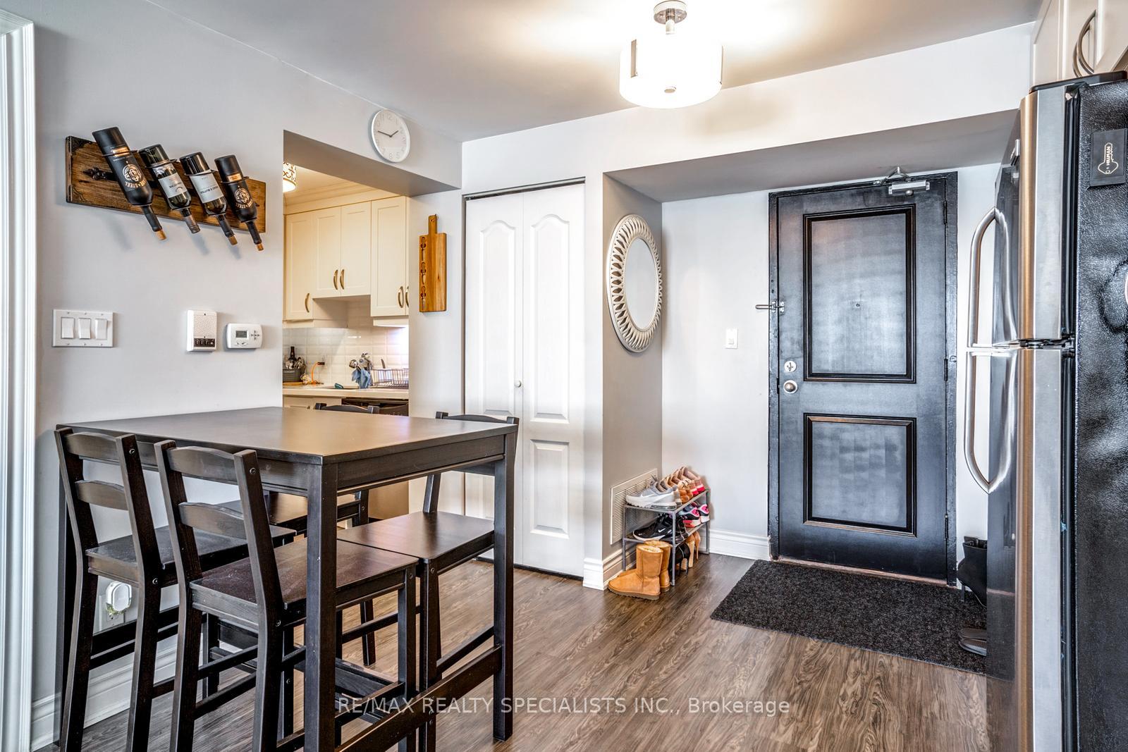 Photo 20 of 6 Brant Avenue, Mississauga, Port Credit — HOMEH