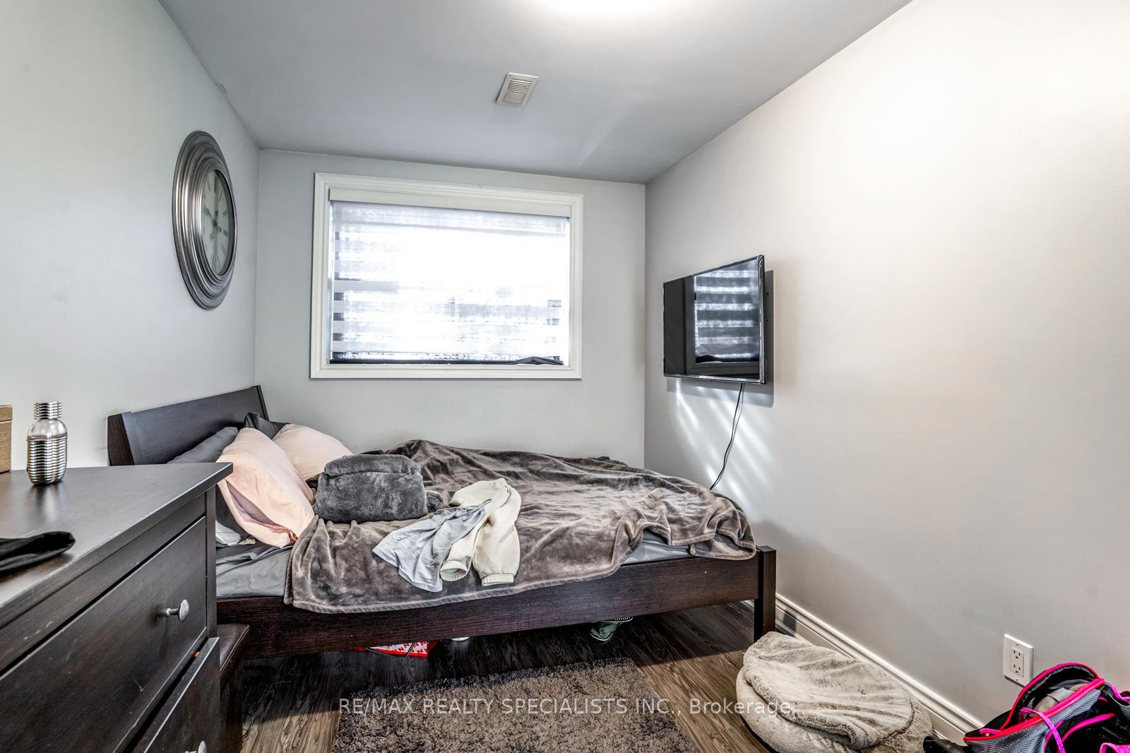 Photo 22 of 6 Brant Avenue, Mississauga, Port Credit — HOMEH