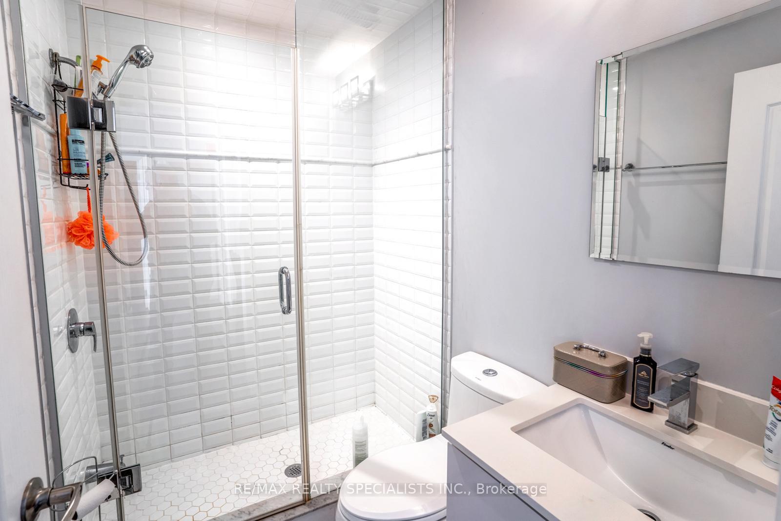 Photo 23 of 6 Brant Avenue, Mississauga, Port Credit — HOMEH