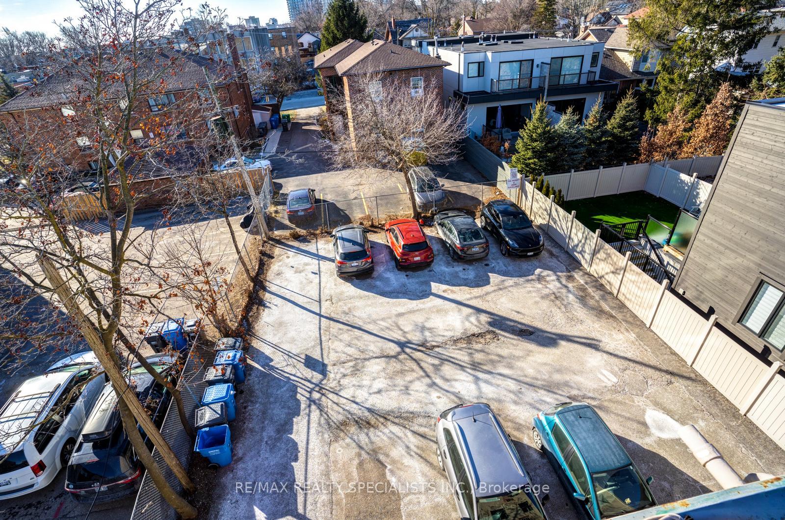 Photo 36 of 6 Brant Avenue, Mississauga, Port Credit — HOMEH