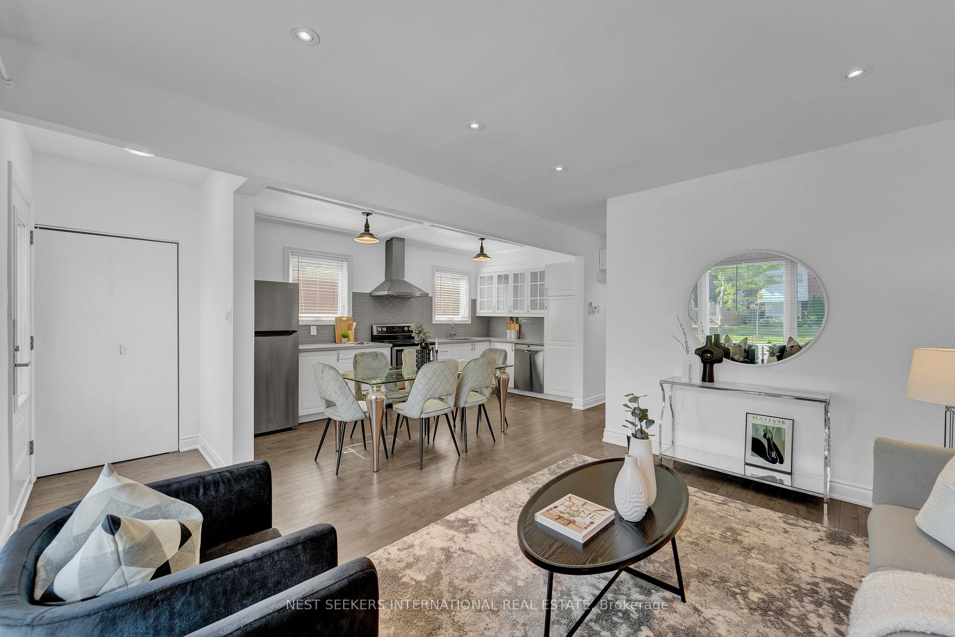 Photo 5 of 42 Fordwich Crescent, Etobicoke, Rexdale-Kipling — HOMEH