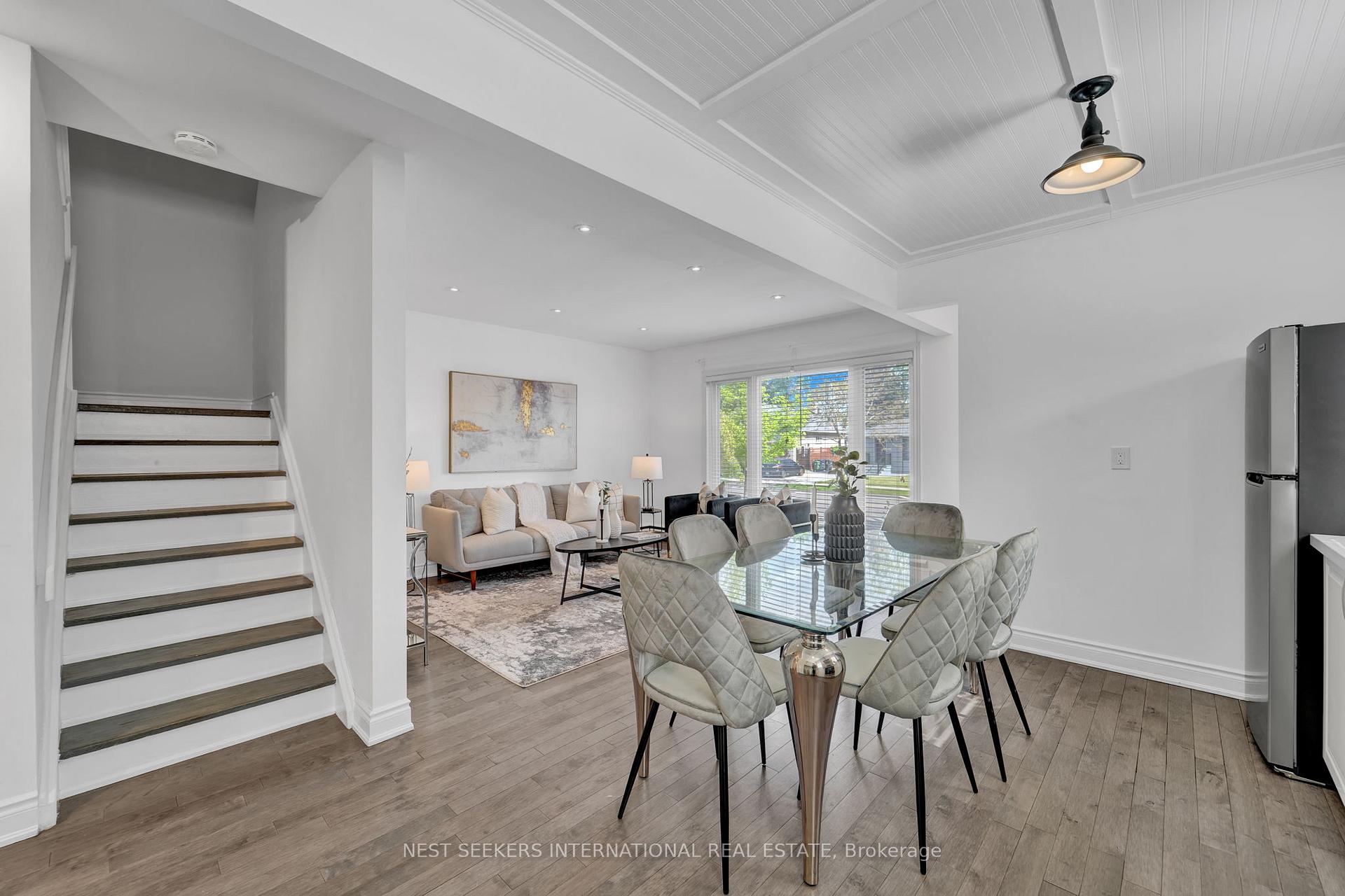 Photo 9 of 42 Fordwich Crescent, Etobicoke, Rexdale-Kipling — HOMEH