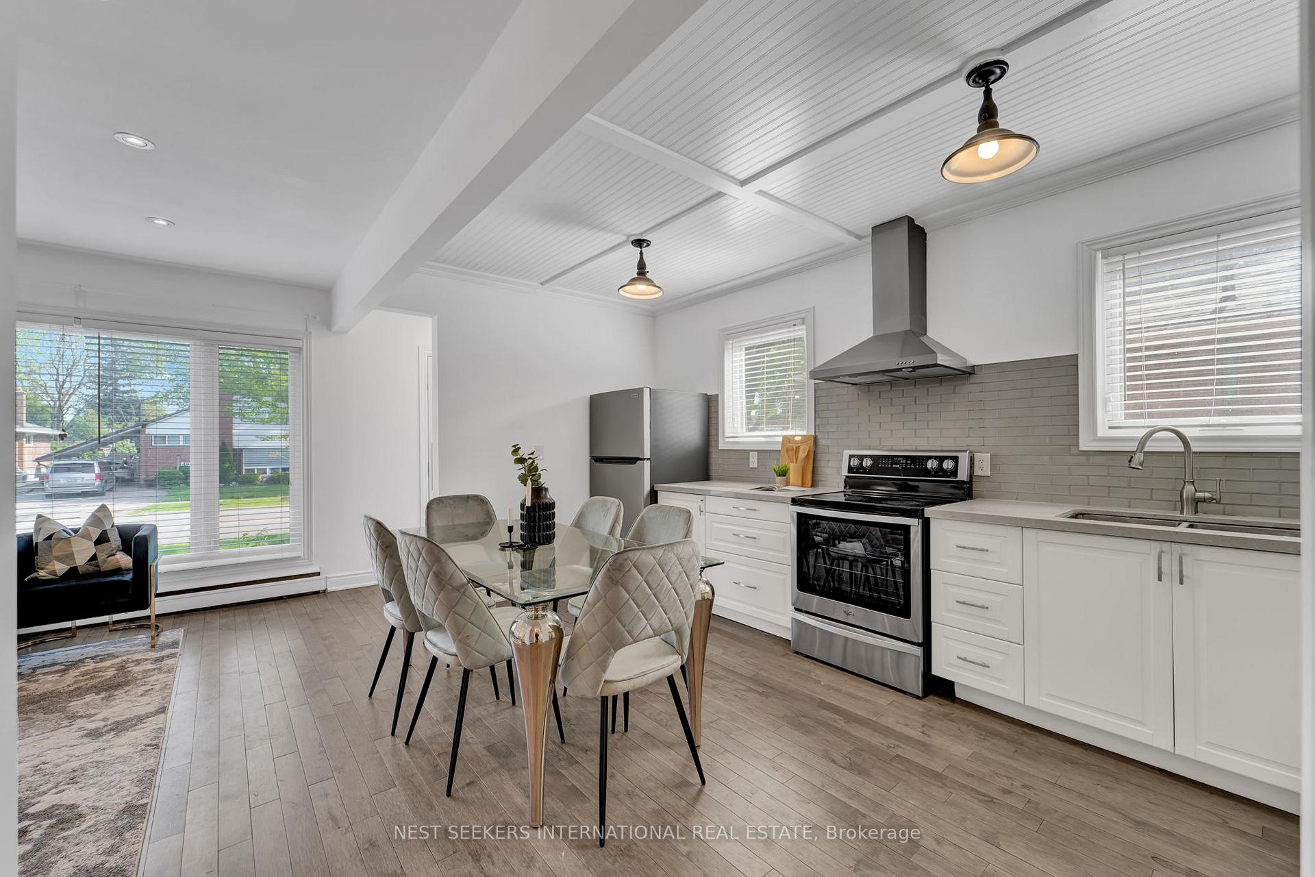 Photo 10 of 42 Fordwich Crescent, Etobicoke, Rexdale-Kipling — HOMEH