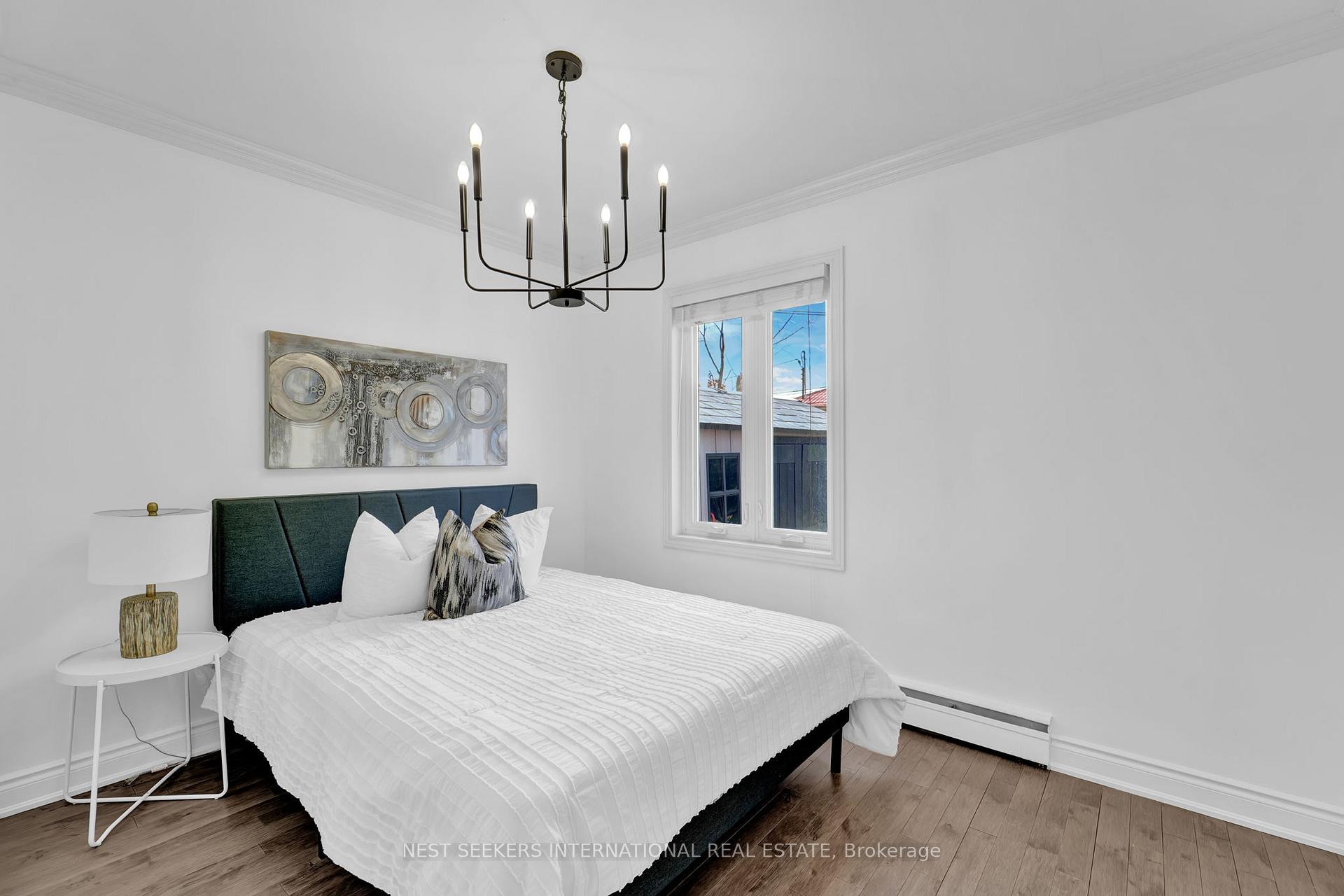 Photo 14 of 42 Fordwich Crescent, Etobicoke, Rexdale-Kipling — HOMEH