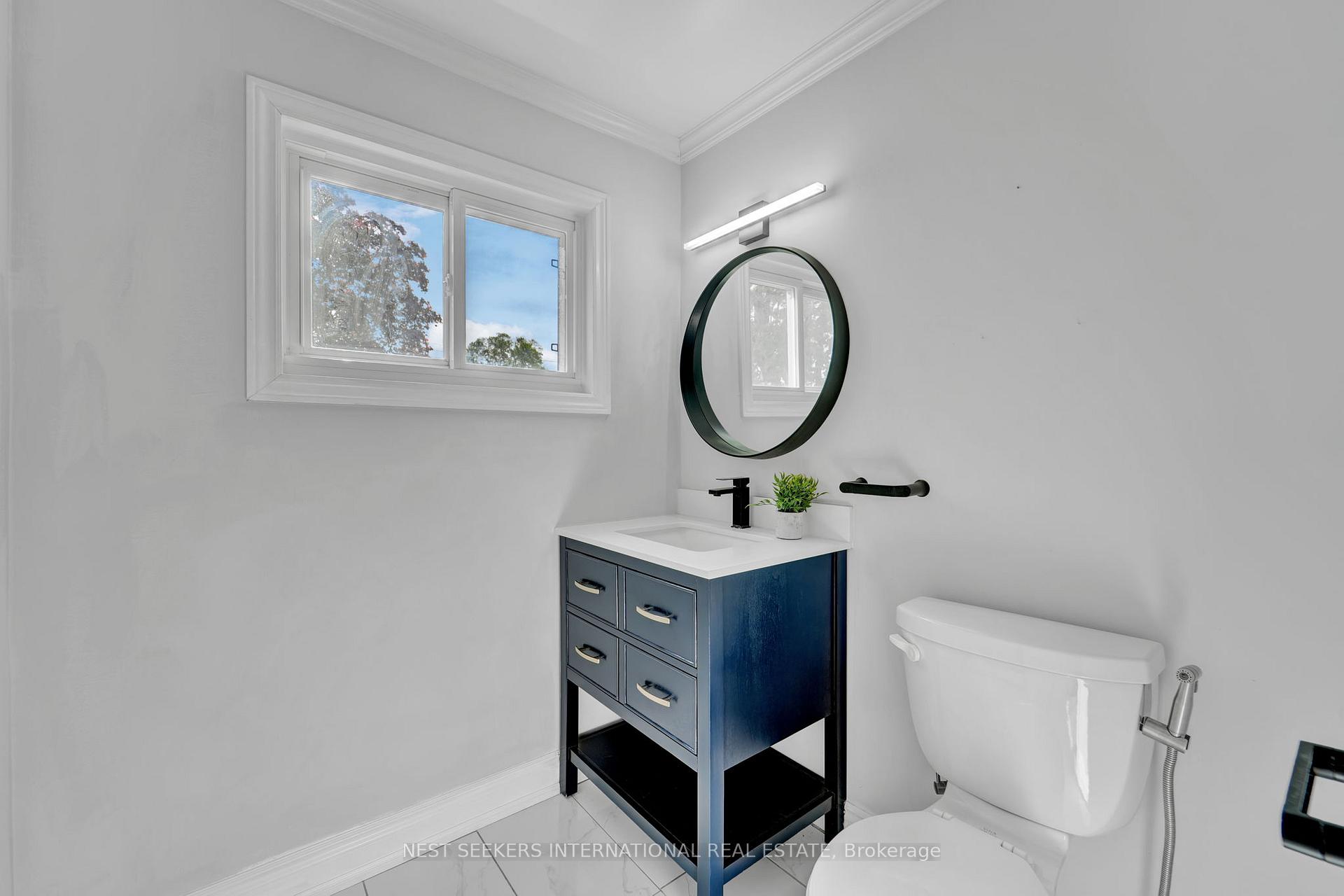 Photo 22 of 42 Fordwich Crescent, Etobicoke, Rexdale-Kipling — HOMEH