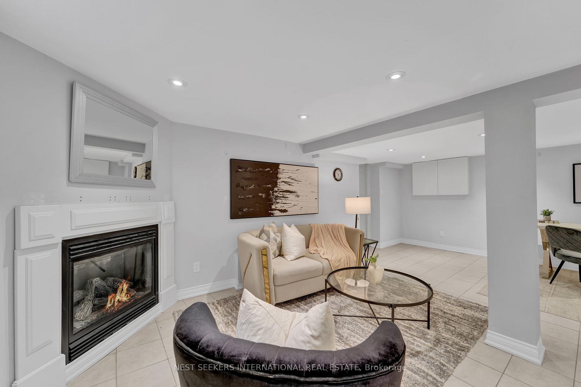 Photo 30 of 42 Fordwich Crescent, Etobicoke, Rexdale-Kipling — HOMEH