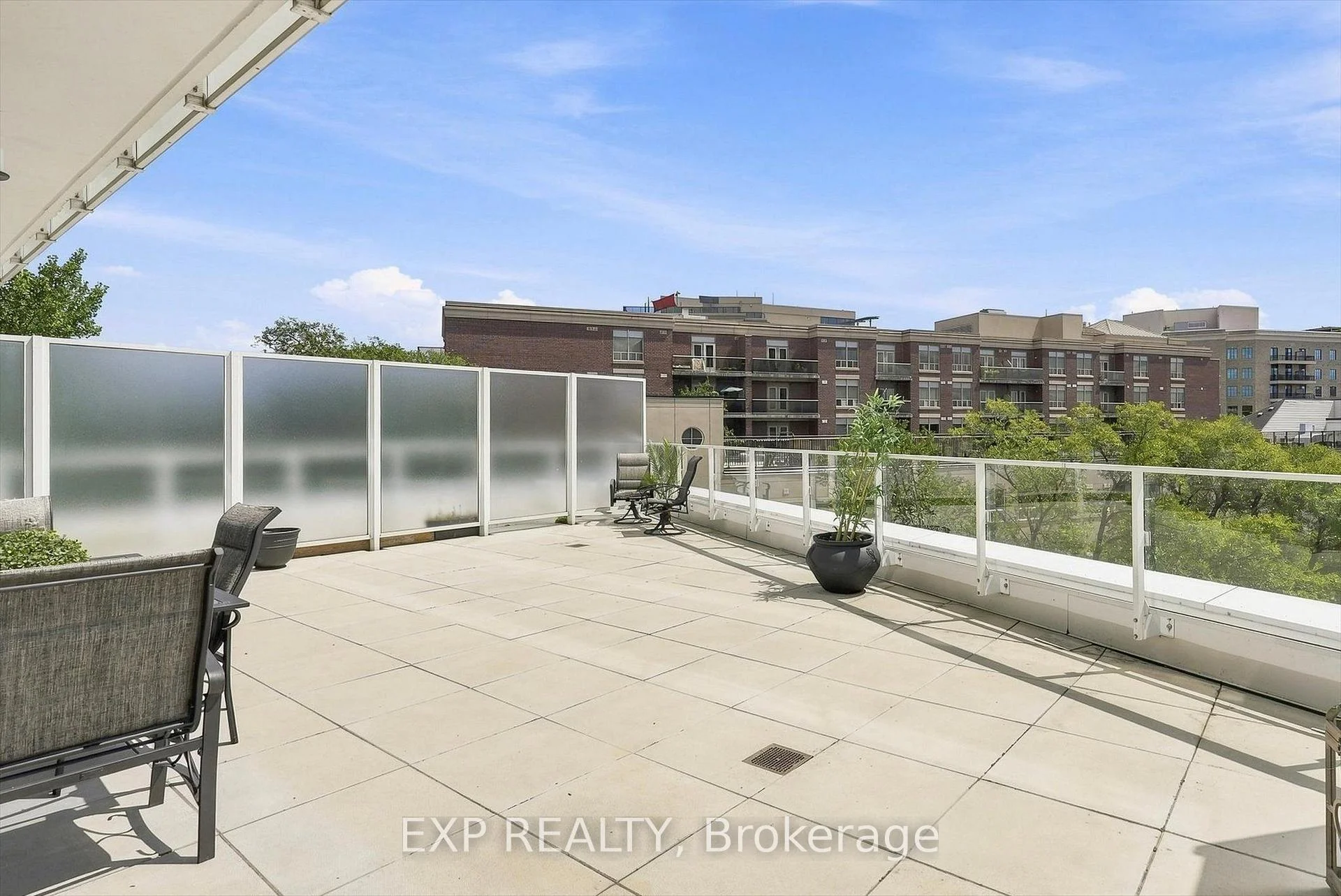 Photo 7 of Unit 311, 20 Brin Drive, Etobicoke, Edenbridge-Humber Valley — HOMEH