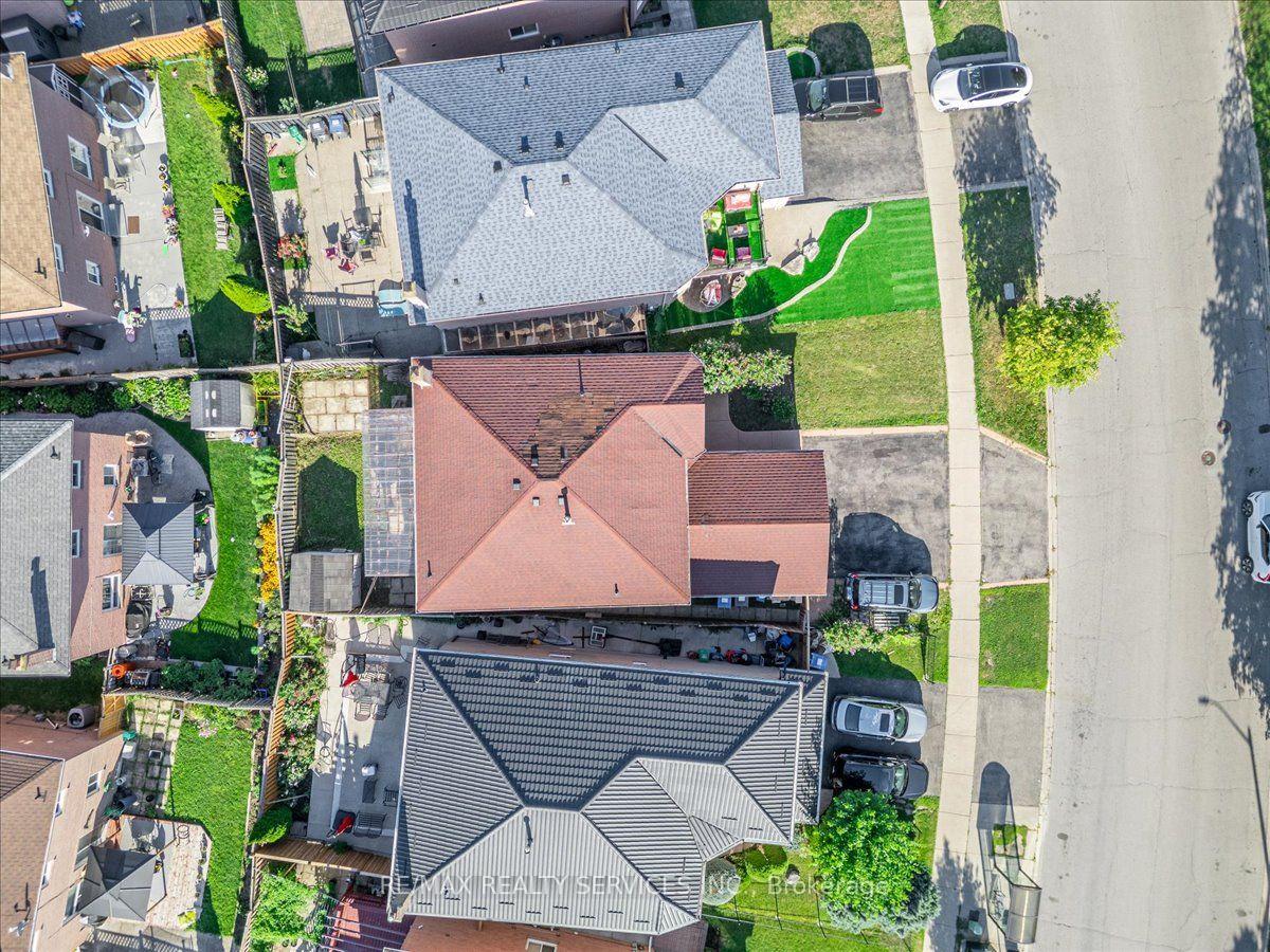 Photo 4 of 162 Major William Sharpe Drive, Brampton, Northwood Park — HOMEH