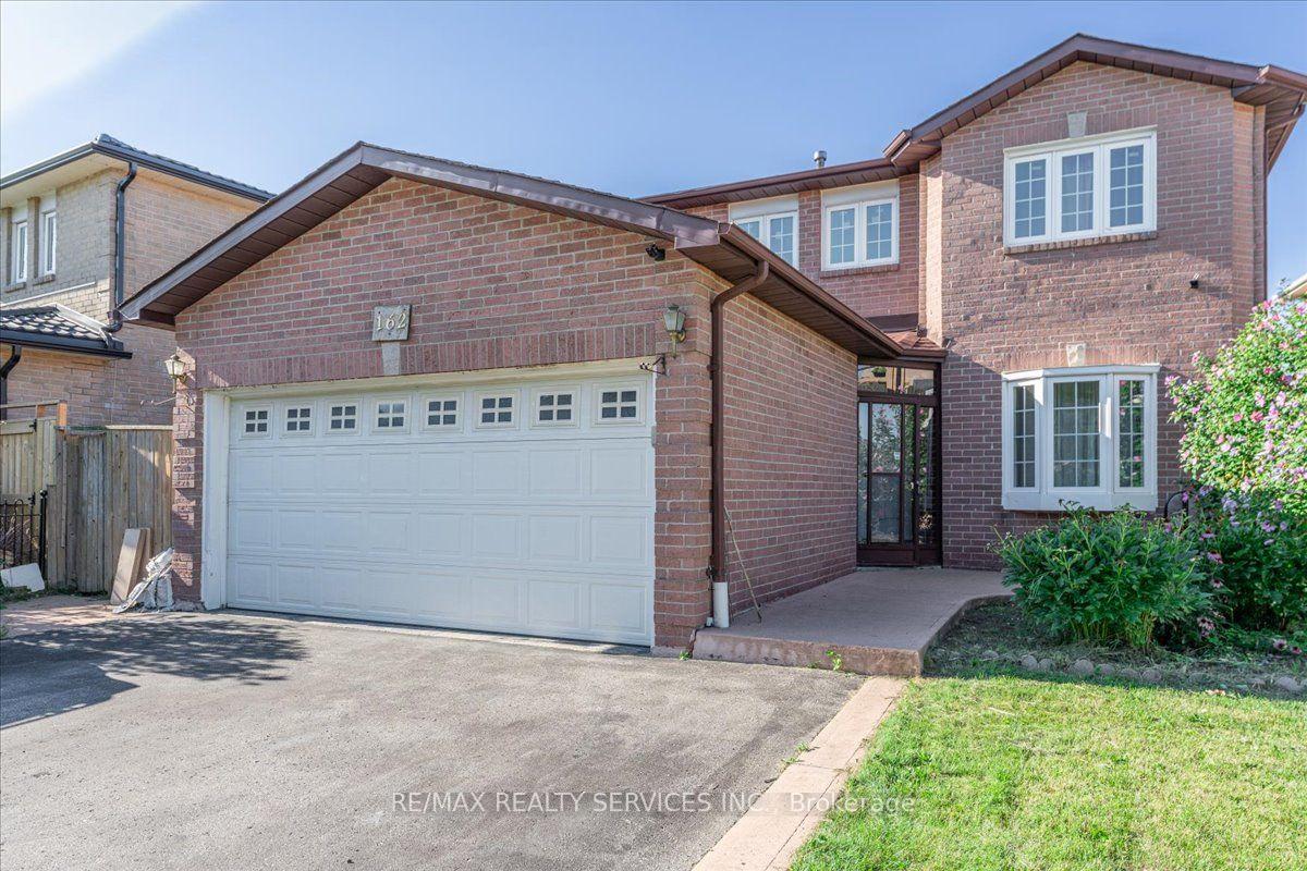 Photo 5 of 162 Major William Sharpe Drive, Brampton, Northwood Park — HOMEH