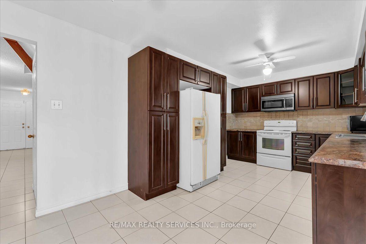 Photo 11 of 162 Major William Sharpe Drive, Brampton, Northwood Park — HOMEH