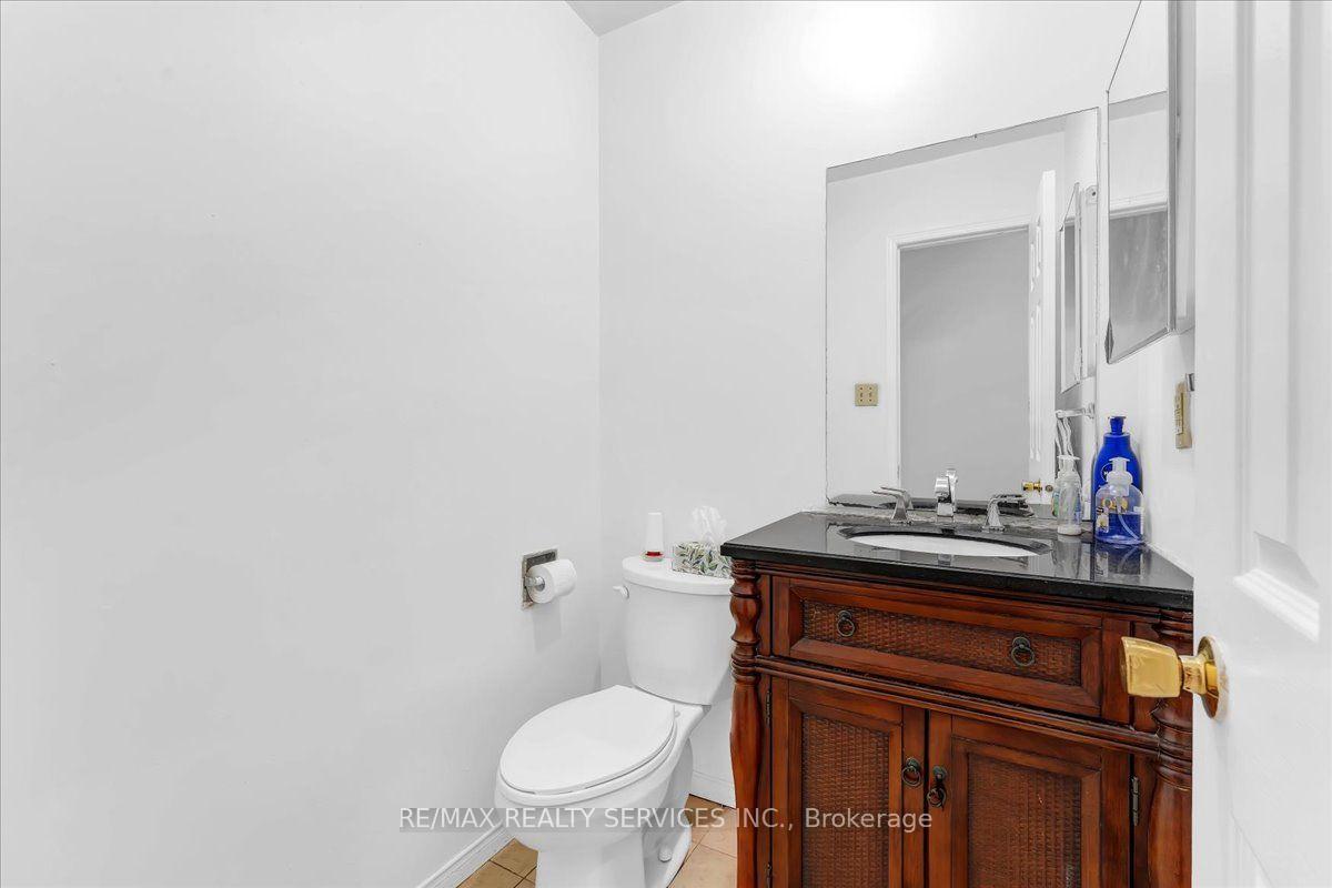 Photo 15 of 162 Major William Sharpe Drive, Brampton, Northwood Park — HOMEH