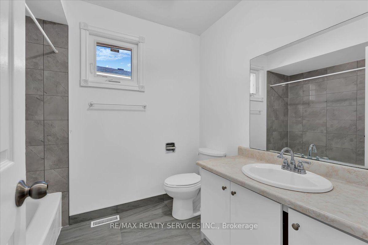 Photo 24 of 162 Major William Sharpe Drive, Brampton, Northwood Park — HOMEH